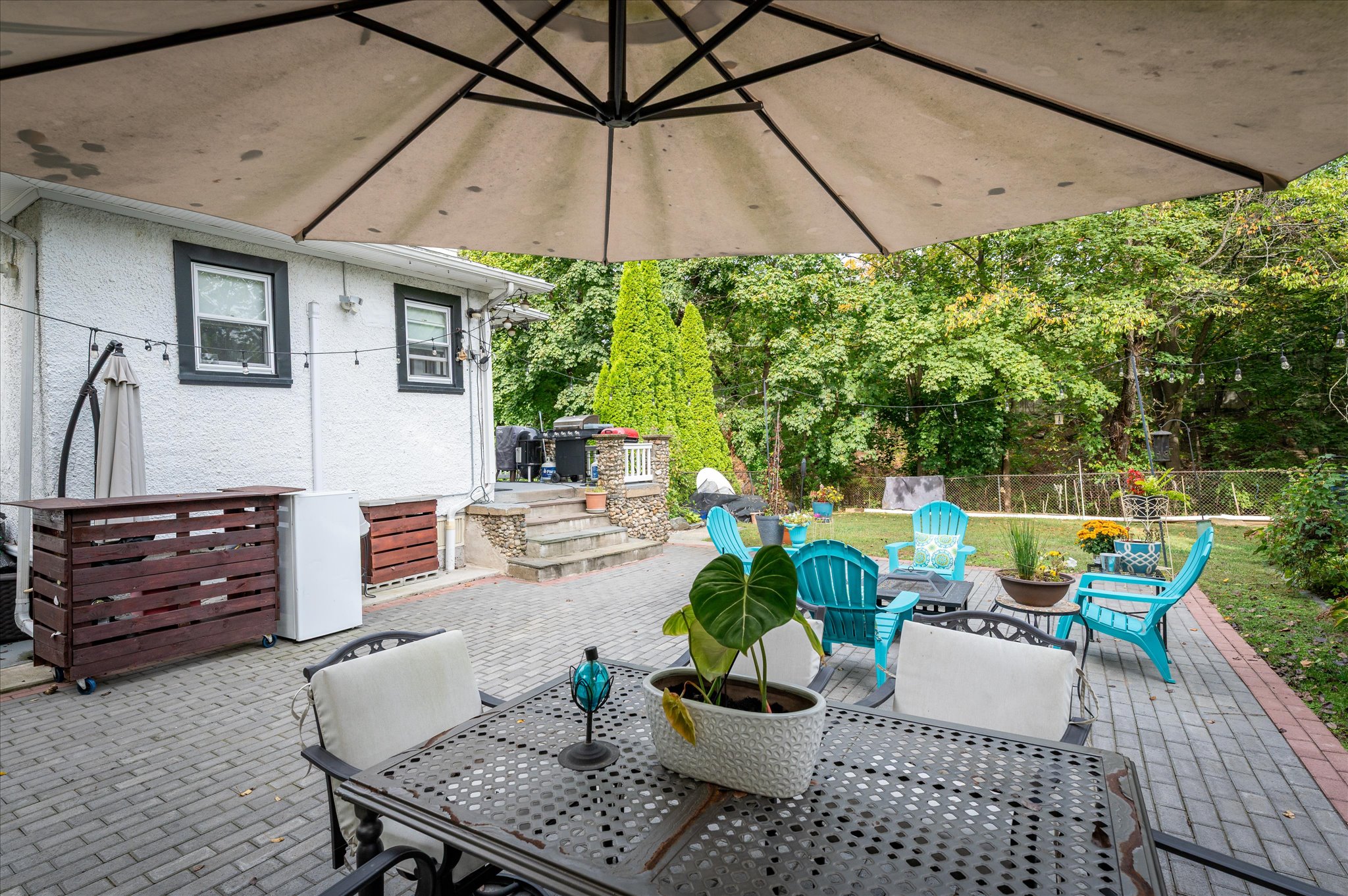  737 Bradley Street - 物件實景