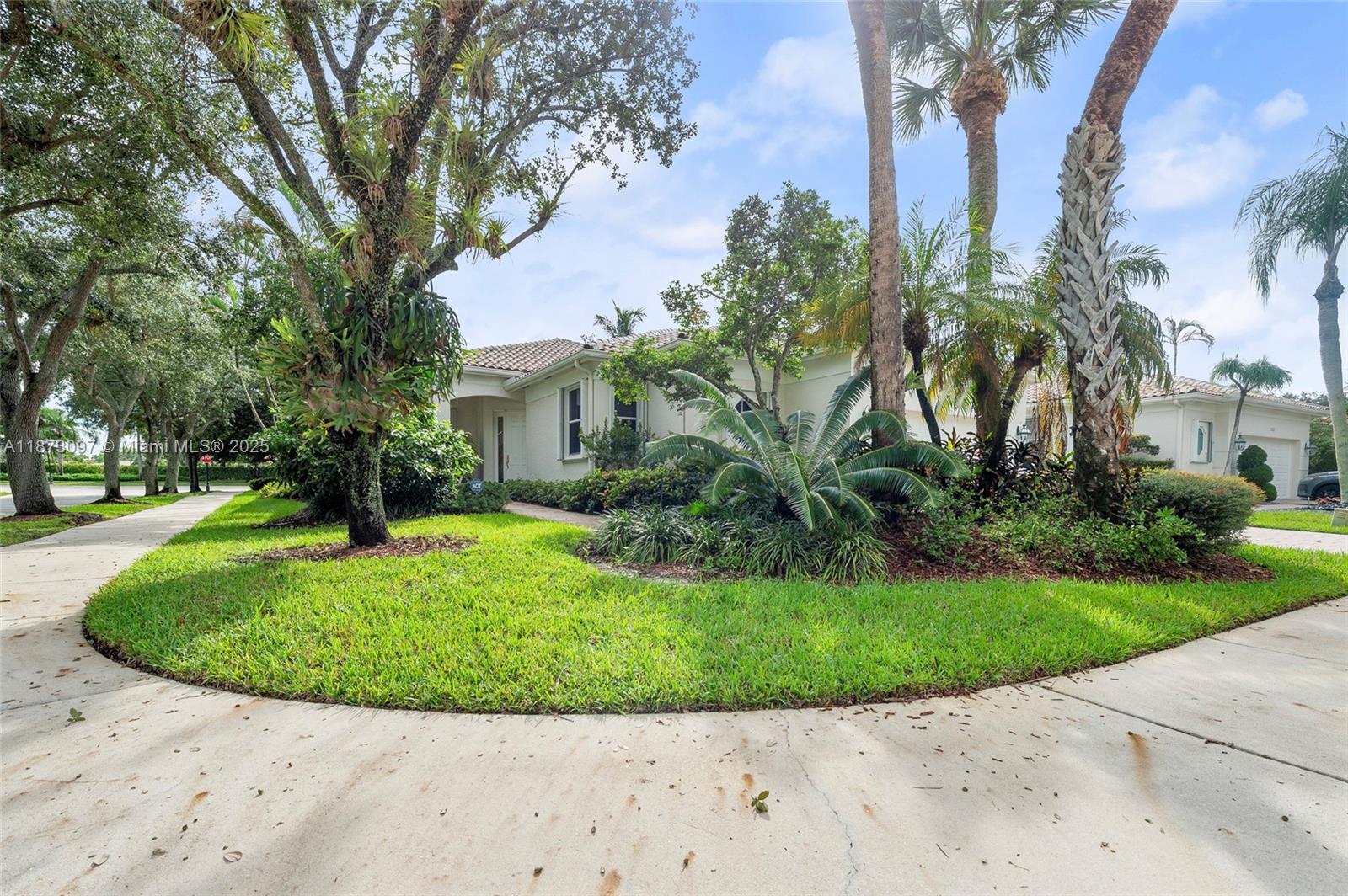 Weston, Florida, 33327, United States, 3 Bedrooms Bedrooms, ,3 BathroomsBathrooms,Residential,For Sale,1942186