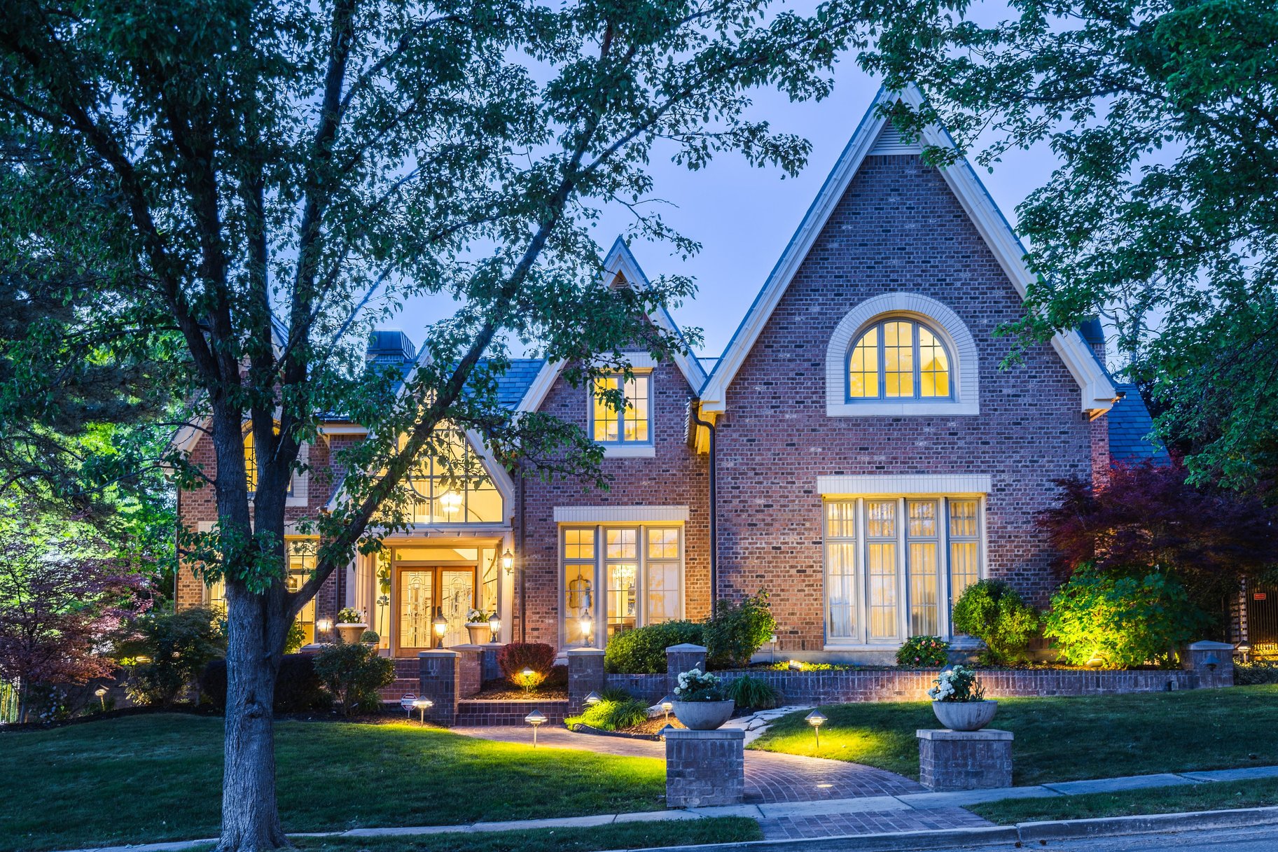  Stunning Custom Build on Millcreek Way - 物件實景