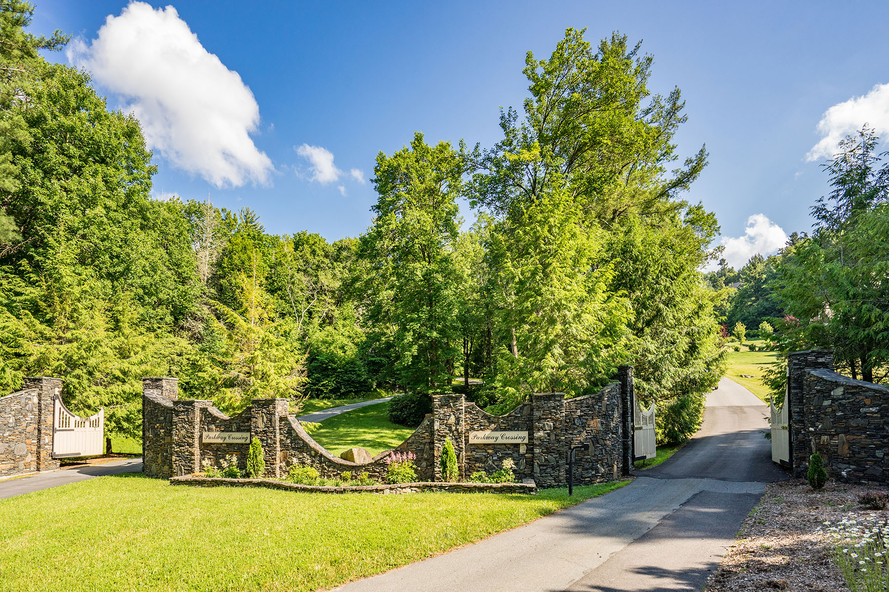  PARKWAY CROSSING - BLOWING ROCK - 物件實景