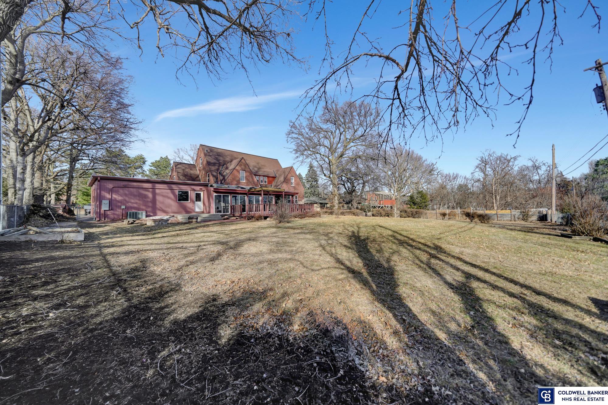 Lincoln, Nebraska, 68510, United States, 6 Bedrooms Bedrooms, ,2 BathroomsBathrooms,Residential,For Sale,1796246