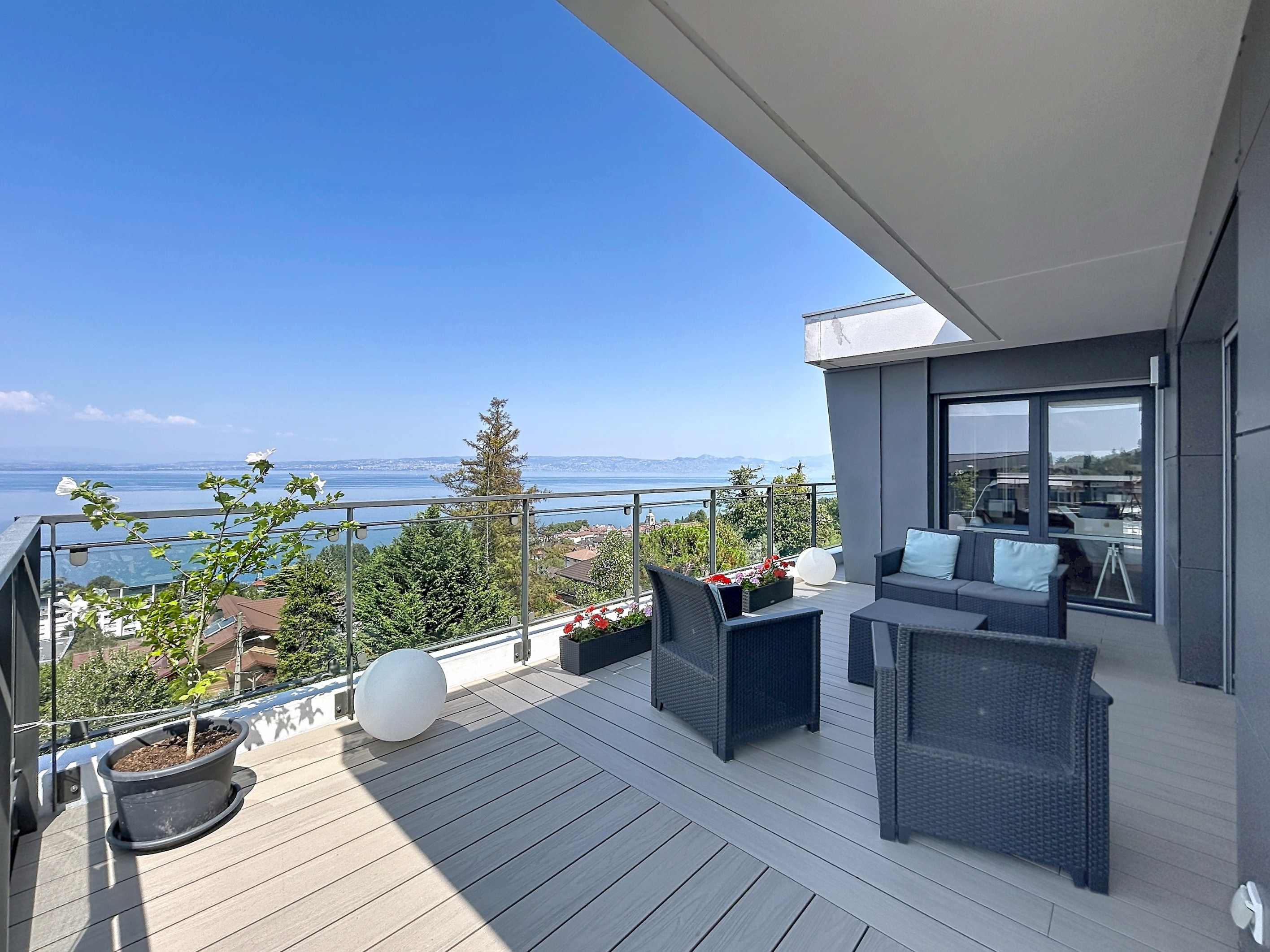  PENTHOUSE APARTMENT FOR SALE IN EVIAN-LES-BAINS - 物件實景