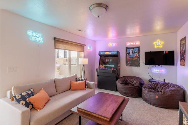 St. George, Utah, 84770, United States, 3 Bedrooms Bedrooms, ,5 BathroomsBathrooms,Residential,For Sale,1975580