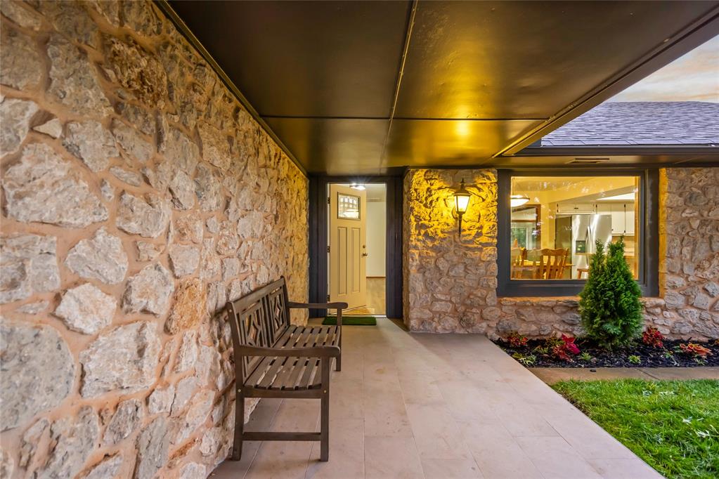 Oklahoma City, Oklahoma, 73179, United States, 4 Bedrooms Bedrooms, ,3 BathroomsBathrooms,Residential,For Sale,2048945