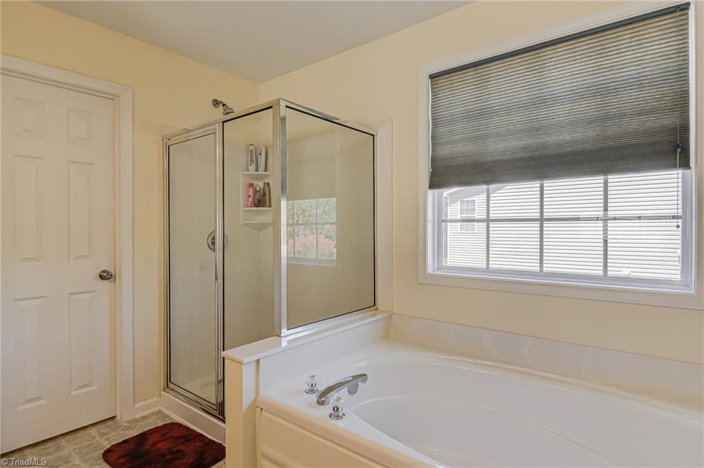 High Point, North Carolina, 27265, United States, 4 Bedrooms Bedrooms, ,3 BathroomsBathrooms,Residential,For Sale,1948916