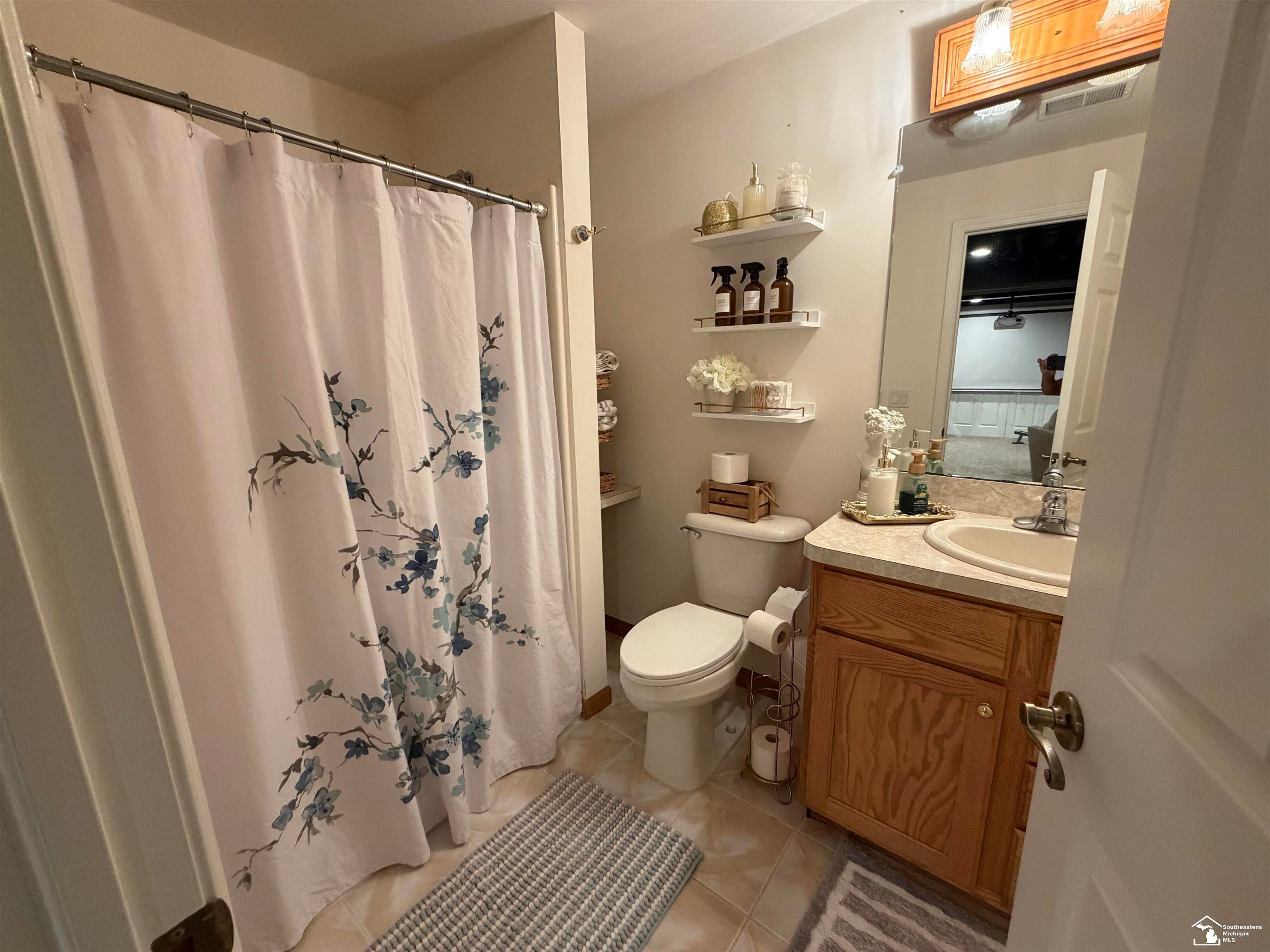 Newport, Michigan, 48166, United States, 3 Bedrooms Bedrooms, ,4 BathroomsBathrooms,Residential,For Sale,2048069