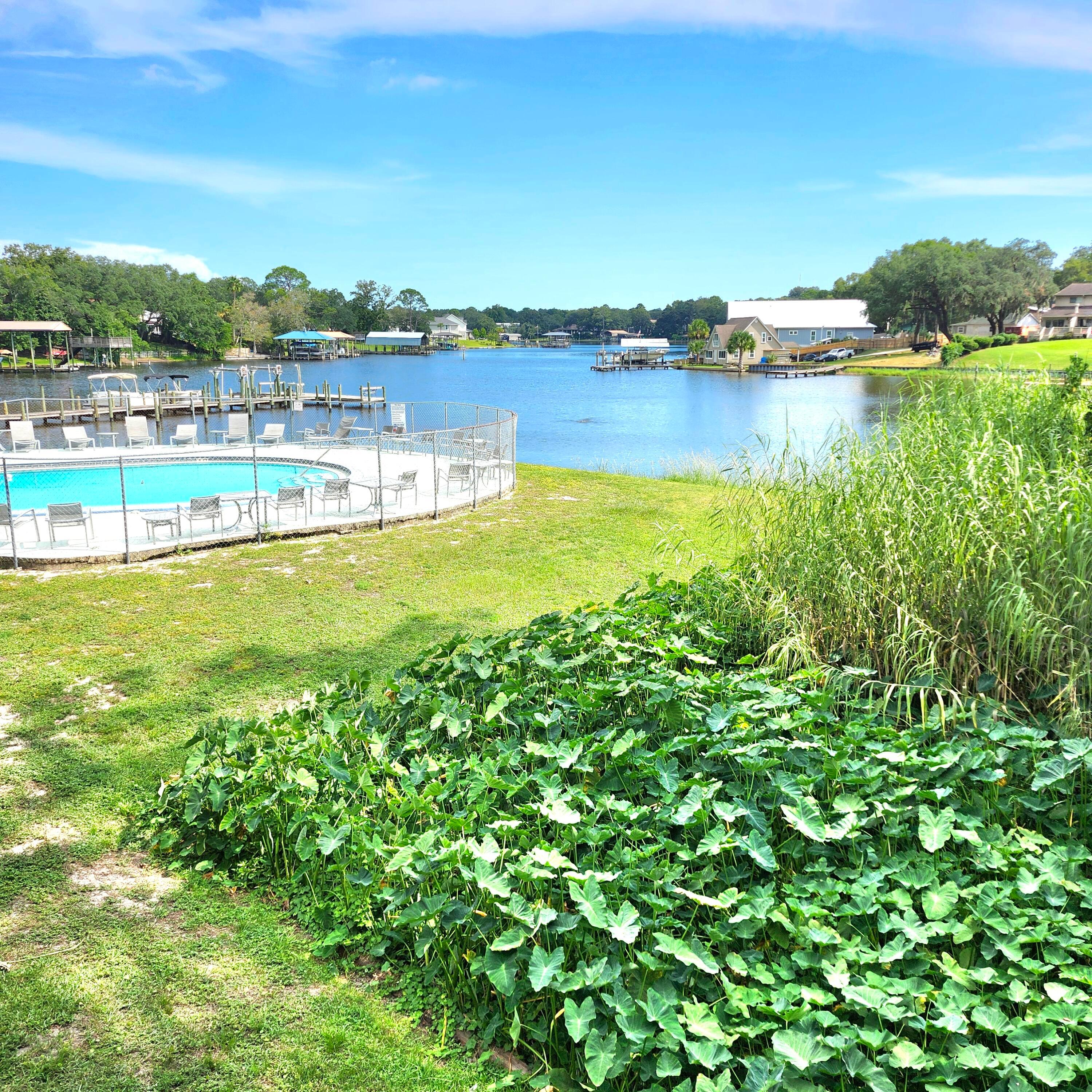 Pelham Rd, Fort Walton Beach, FL 32547