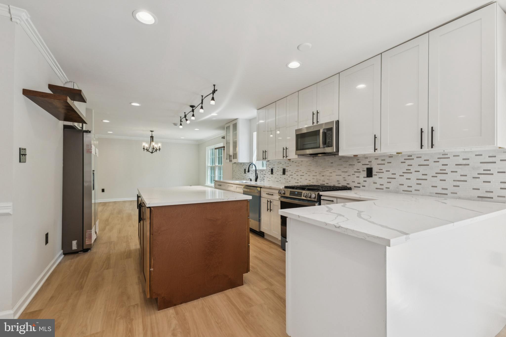 Fairfax, Virginia, 22030, United States, 4 Bedrooms Bedrooms, ,4 BathroomsBathrooms,Residential,For Sale,1978960