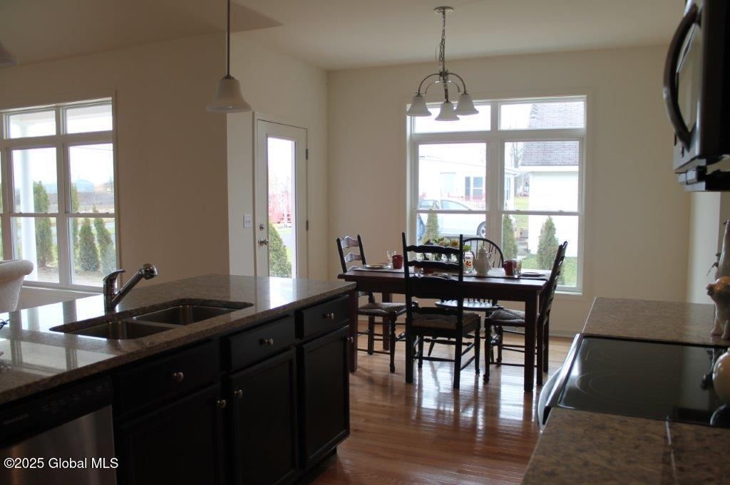 Castleton, New York, 12033, United States, 3 Bedrooms Bedrooms, ,2 BathroomsBathrooms,Residential,For Sale,1967028