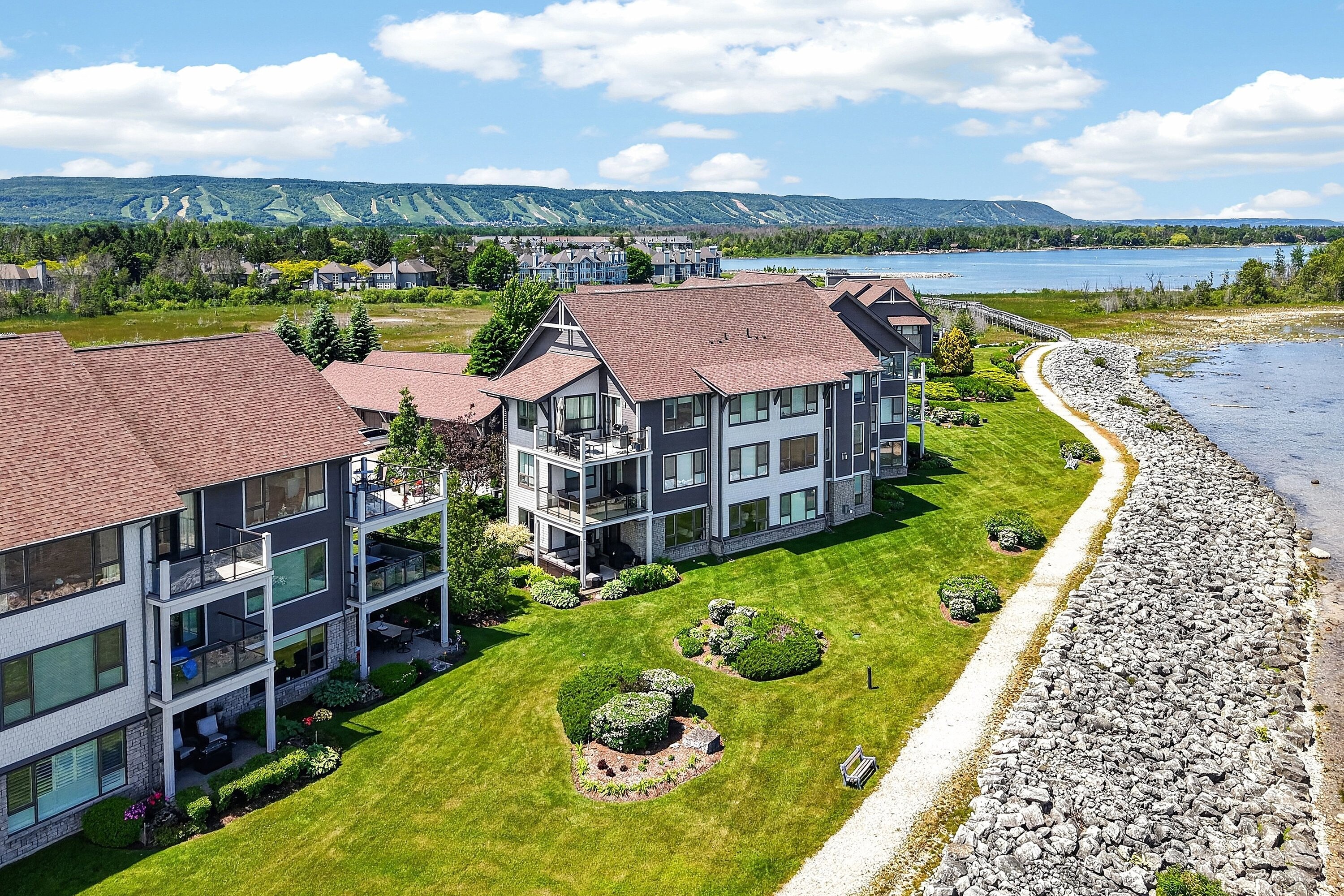  Beautiful Ground-Floor Condo - 物件實景