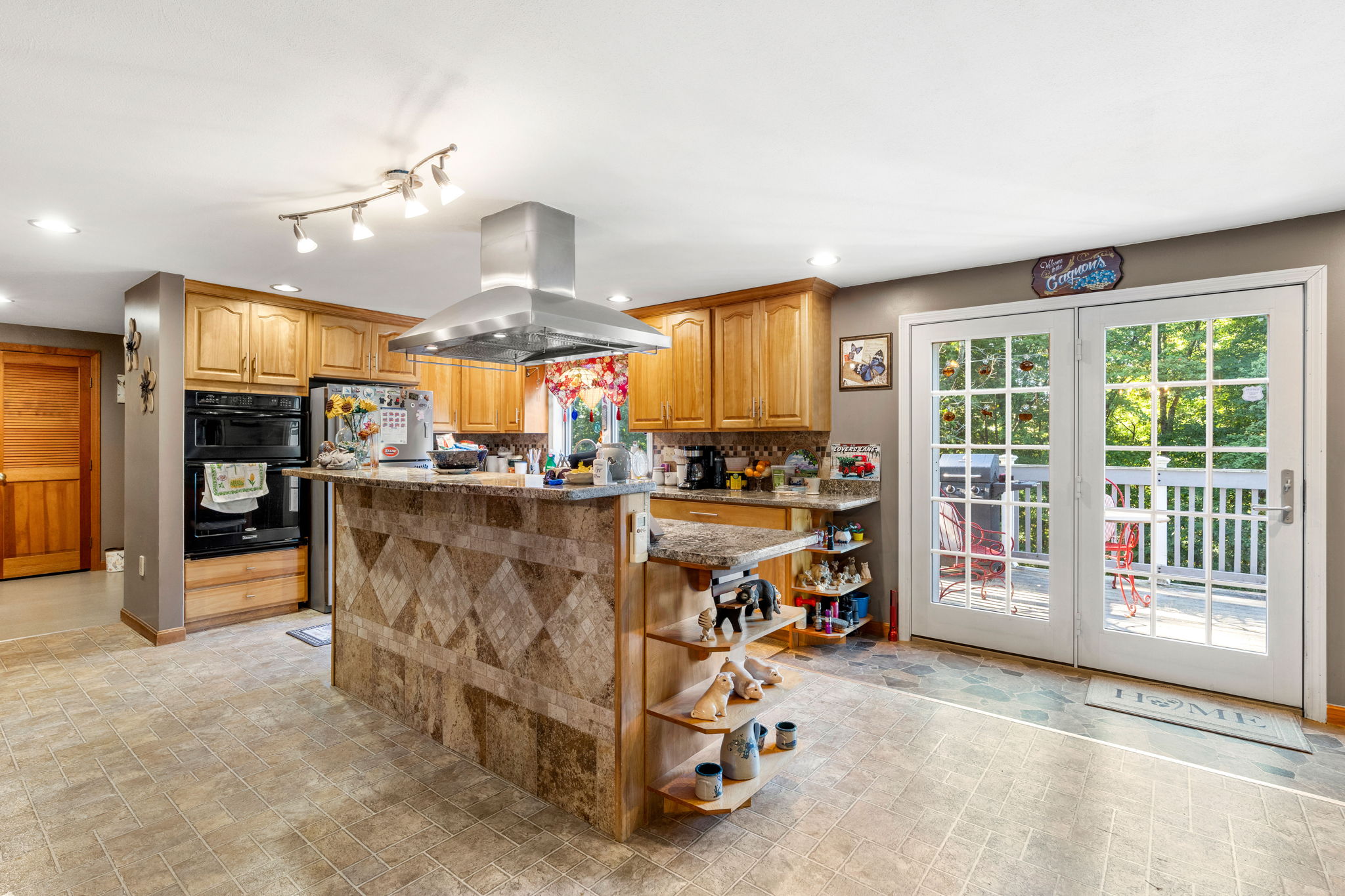  233 Lovers Ln, Haverhill, MA, 01830 - 物件實景