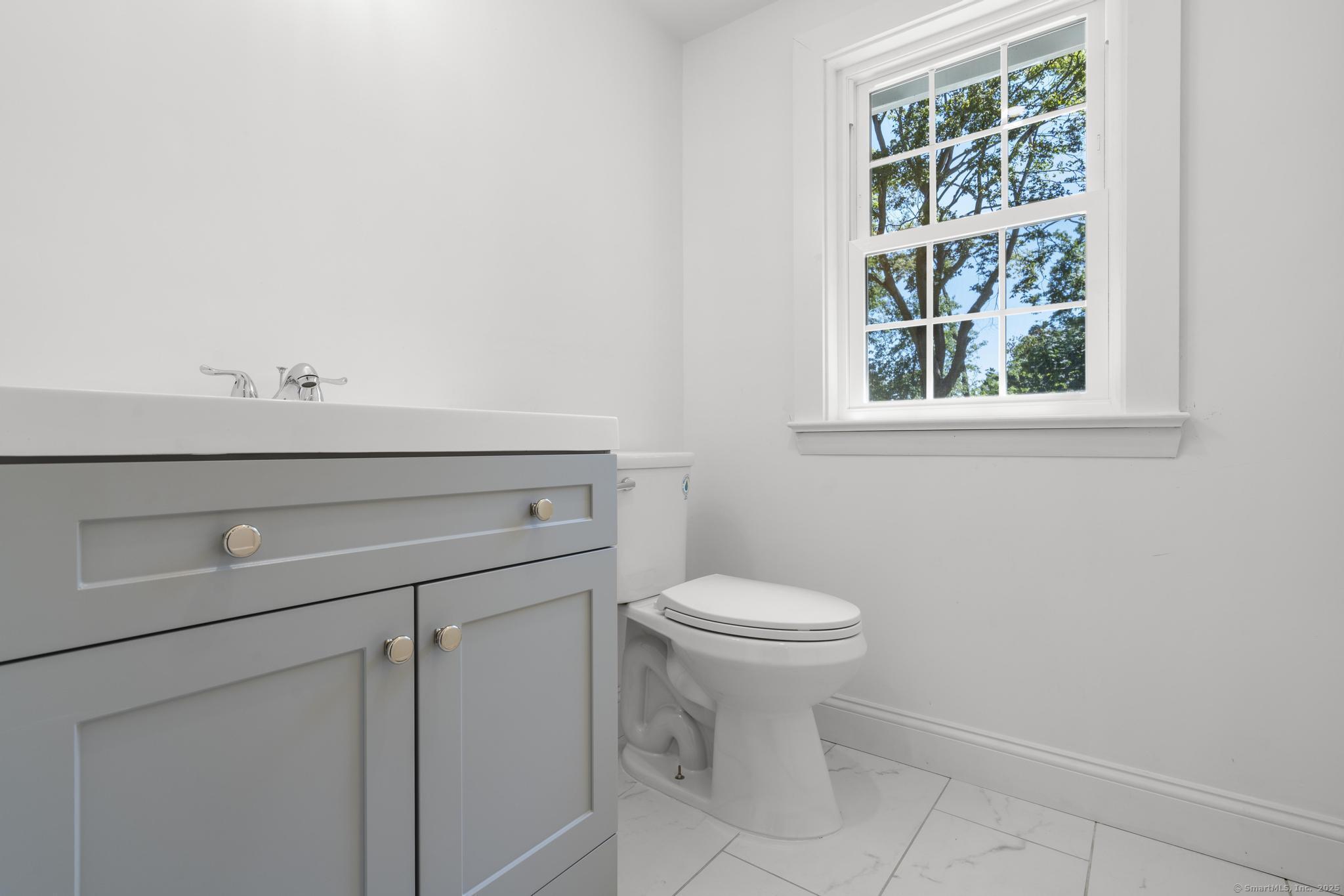 Milford, Connecticut, 06460, United States, 3 Bedrooms Bedrooms, ,3 BathroomsBathrooms,Residential,For Sale,1924915