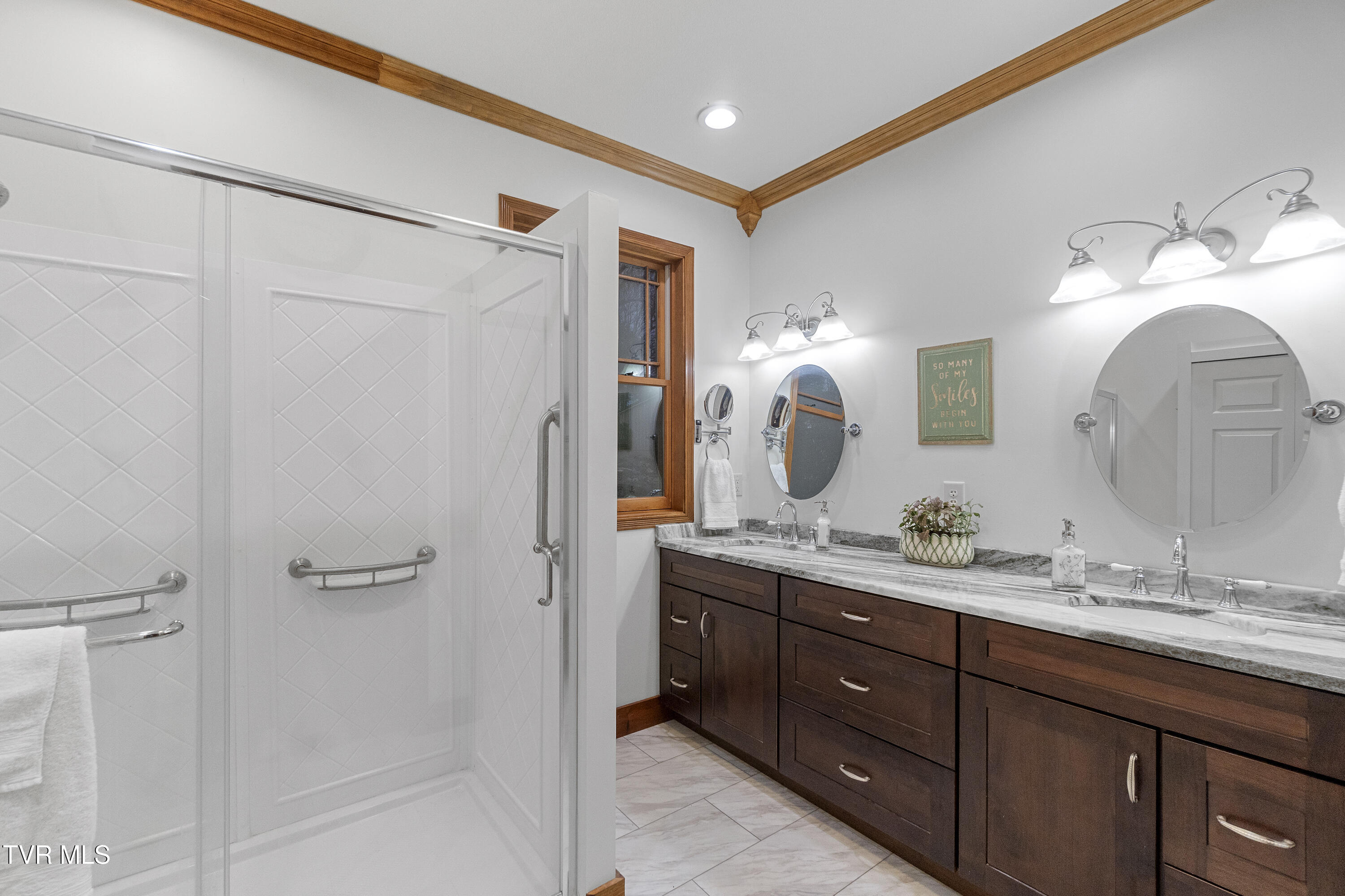 Parrottsville, Tennessee, 37843, United States, 5 Bedrooms Bedrooms, ,4 BathroomsBathrooms,Residential,For Sale,2005757