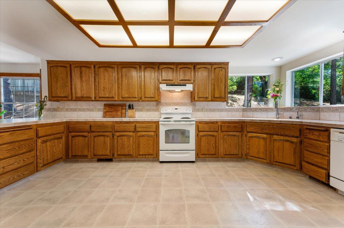 Grass Valley, California, 95949, United States, 3 Bedrooms Bedrooms, ,3 BathroomsBathrooms,Residential,For Sale,1958208