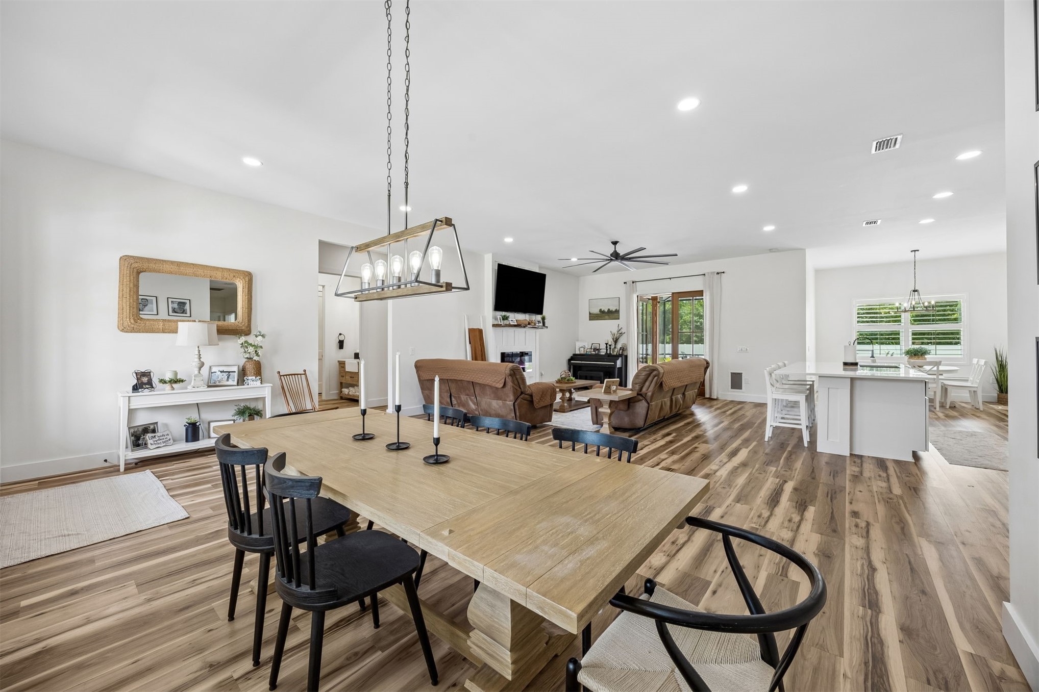 Callahan, Florida, 32011, United States, 4 Bedrooms Bedrooms, ,2 BathroomsBathrooms,Residential,For Sale,2049418