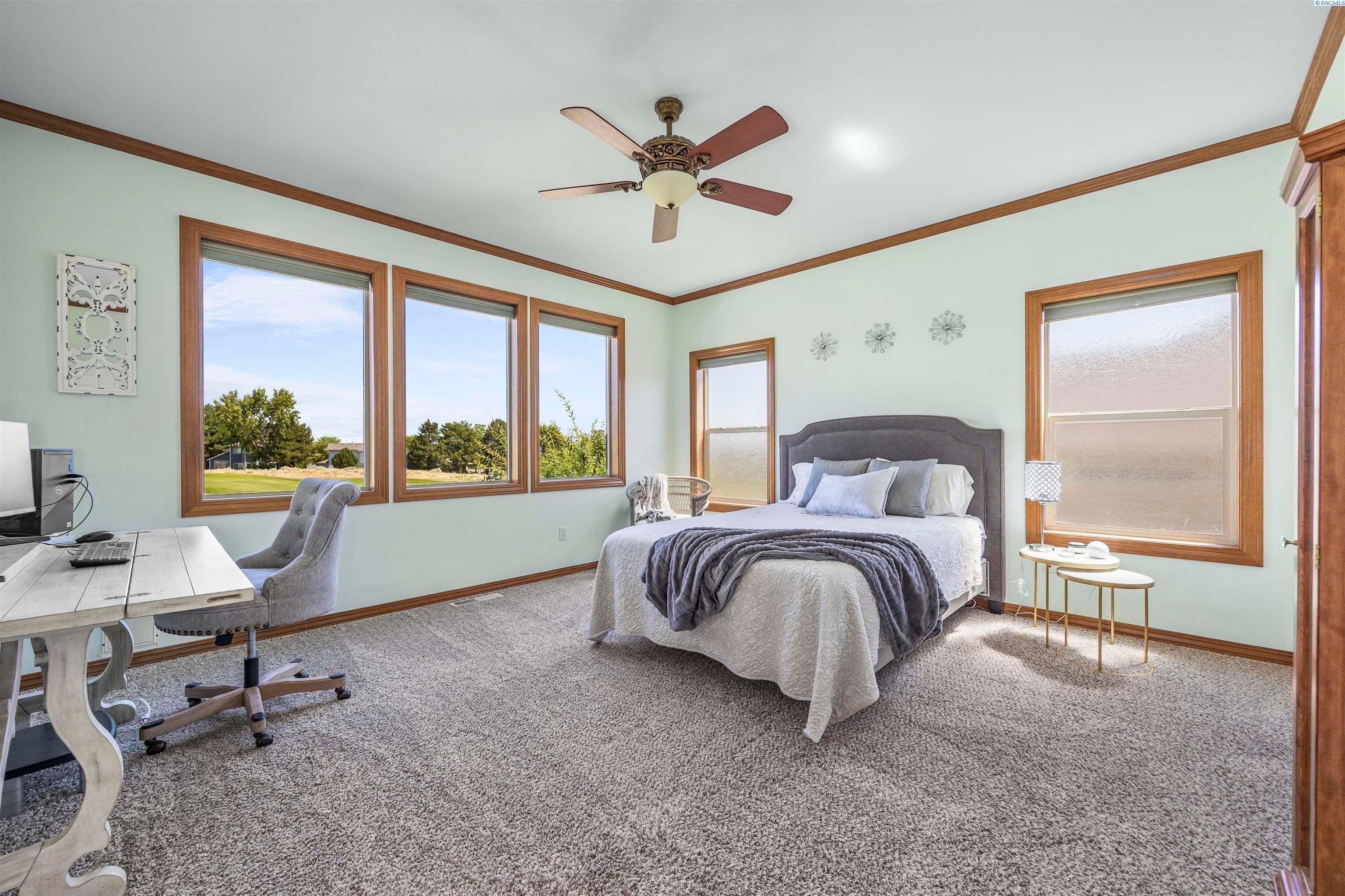 Richland, Washington, 99354, United States, 4 Bedrooms Bedrooms, ,3 BathroomsBathrooms,Residential,For Sale,1980969