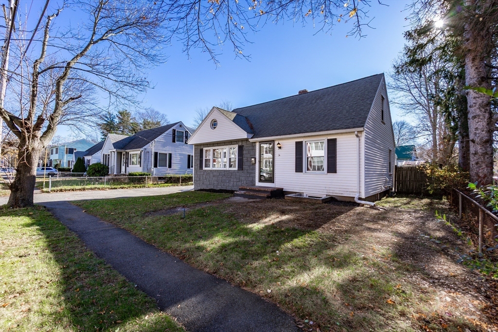 Peabody, Massachusetts, 01960, United States, 4 Bedrooms Bedrooms, ,3 BathroomsBathrooms,Residential,For Sale,1995158