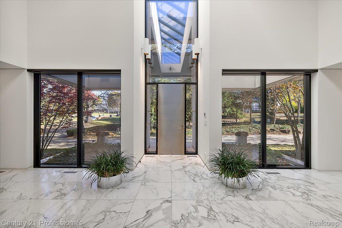 BloomfieldHills, Michigan, 48301, United States, 4 Bedrooms Bedrooms, ,5 BathroomsBathrooms,Residential,For Sale,1996516