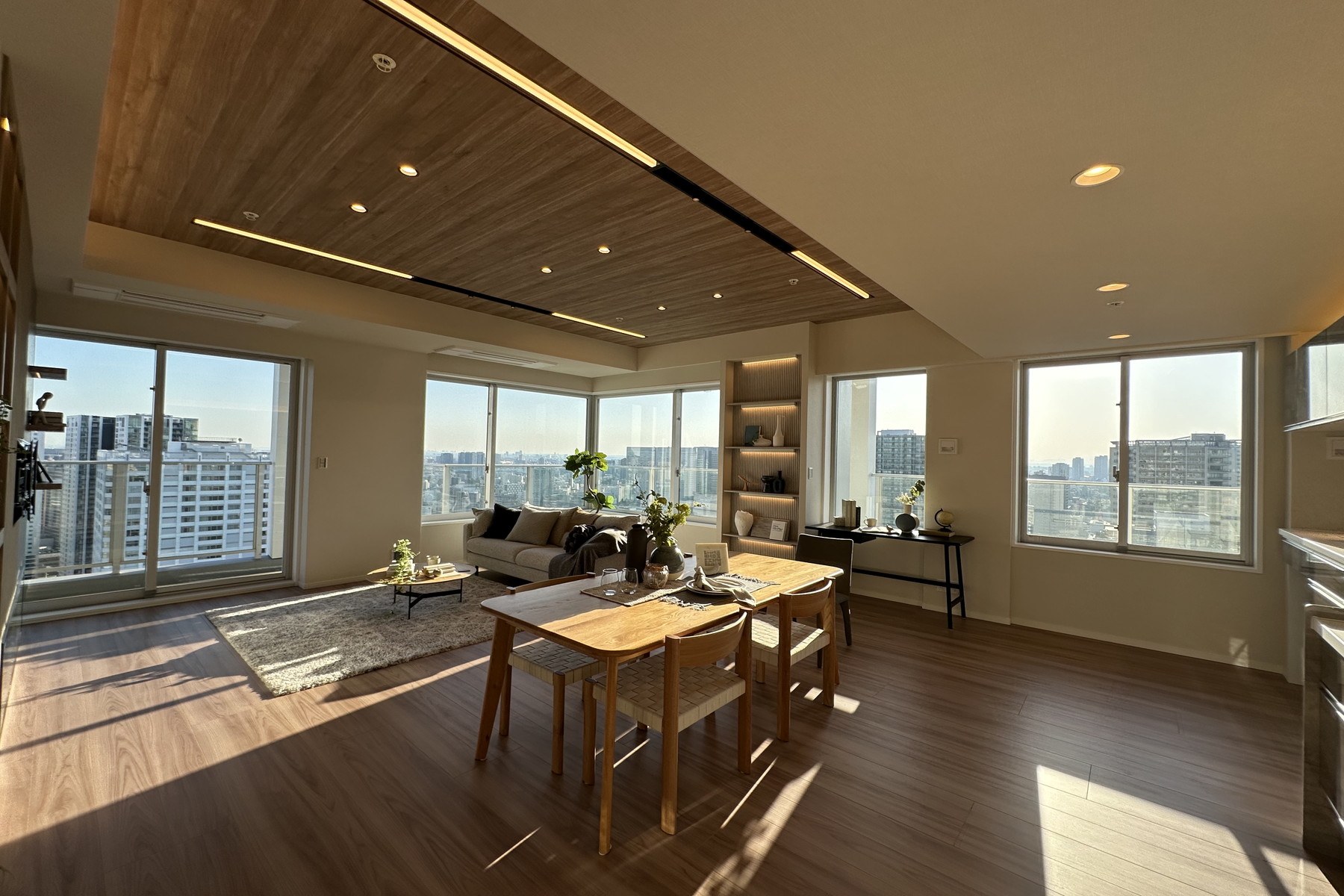  BAY CREST TOWER - 物件實景