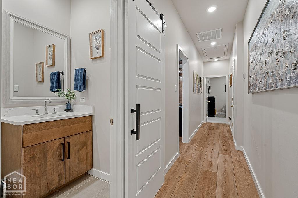 Jonesboro, Arkansas, 72404, United States, ,4 BathroomsBathrooms,Residential,For Sale,1982886