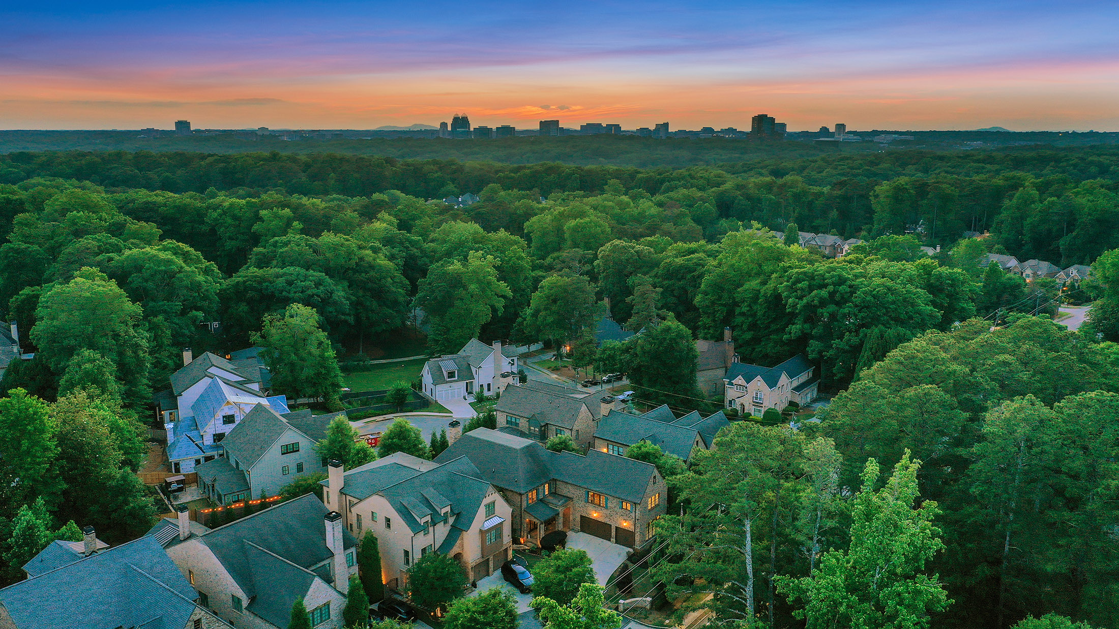  Sophisticated Brick Residence in Coveted Brookhaven Location - 物件實景