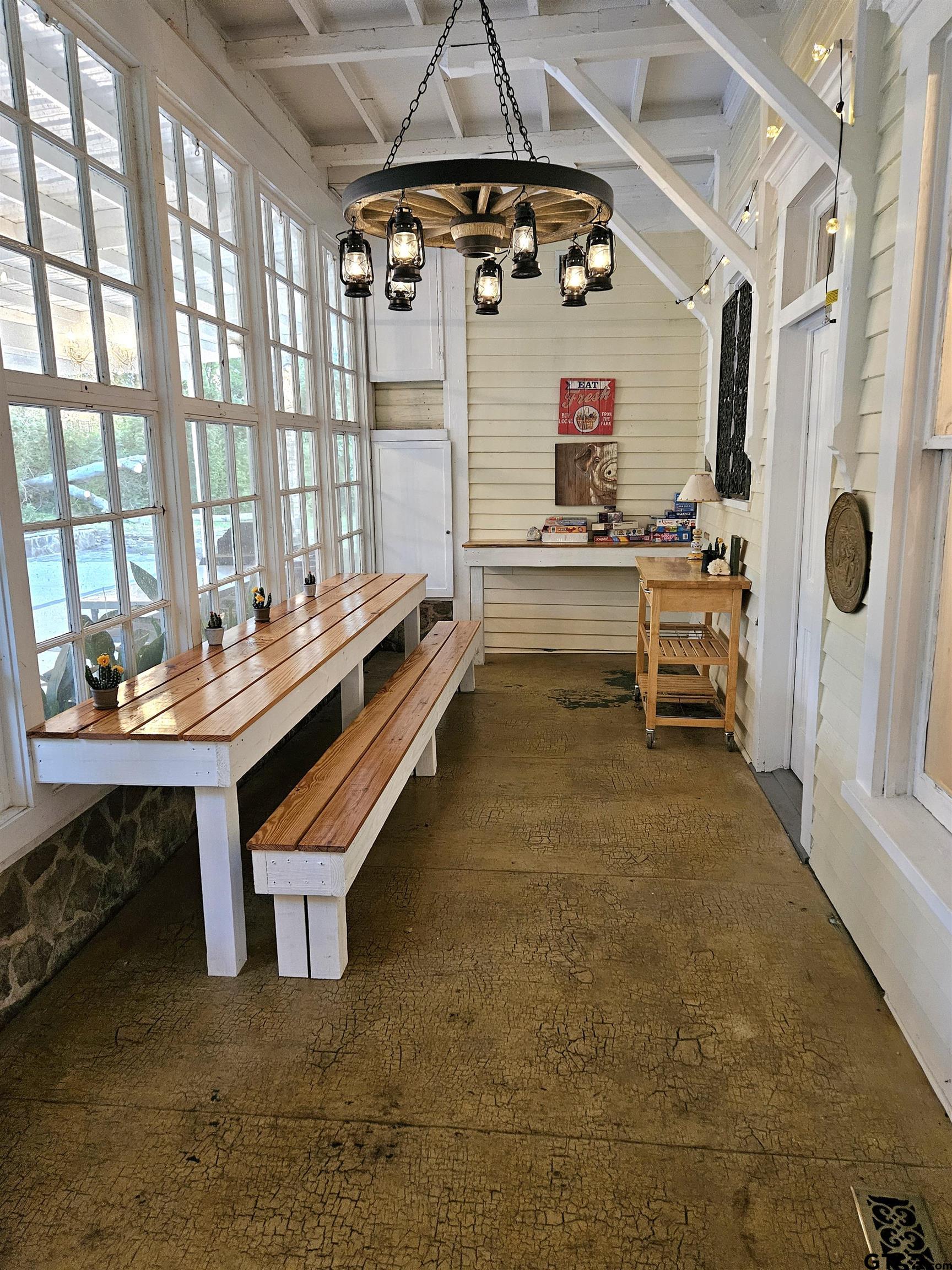 Jacksonville, Texas, 75766, United States, 5 Bedrooms Bedrooms, ,4 BathroomsBathrooms,Residential,For Sale,2000635