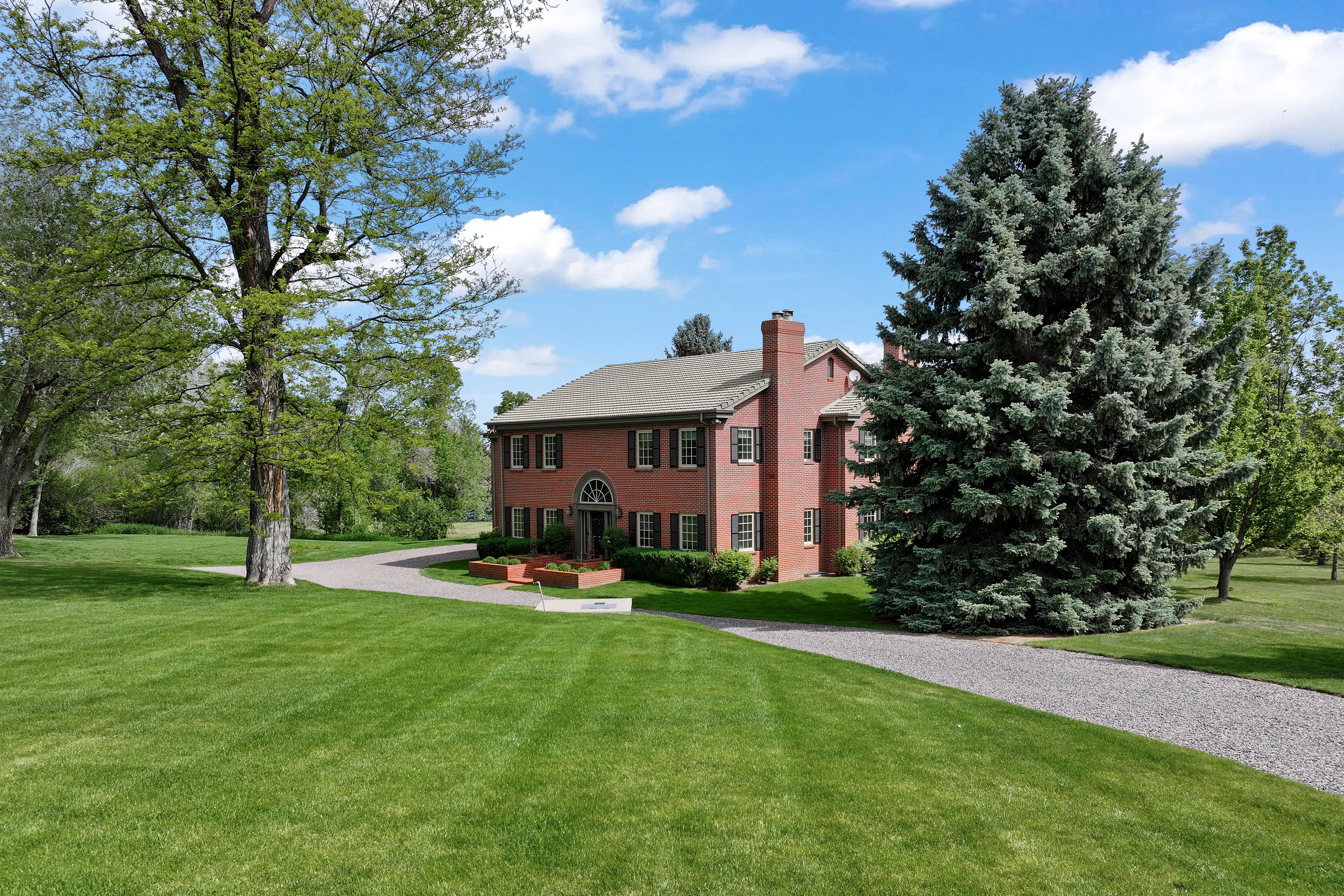  Exceptional Pennsylvania-Inspired Red Brick Colonial Revival - 物件實景