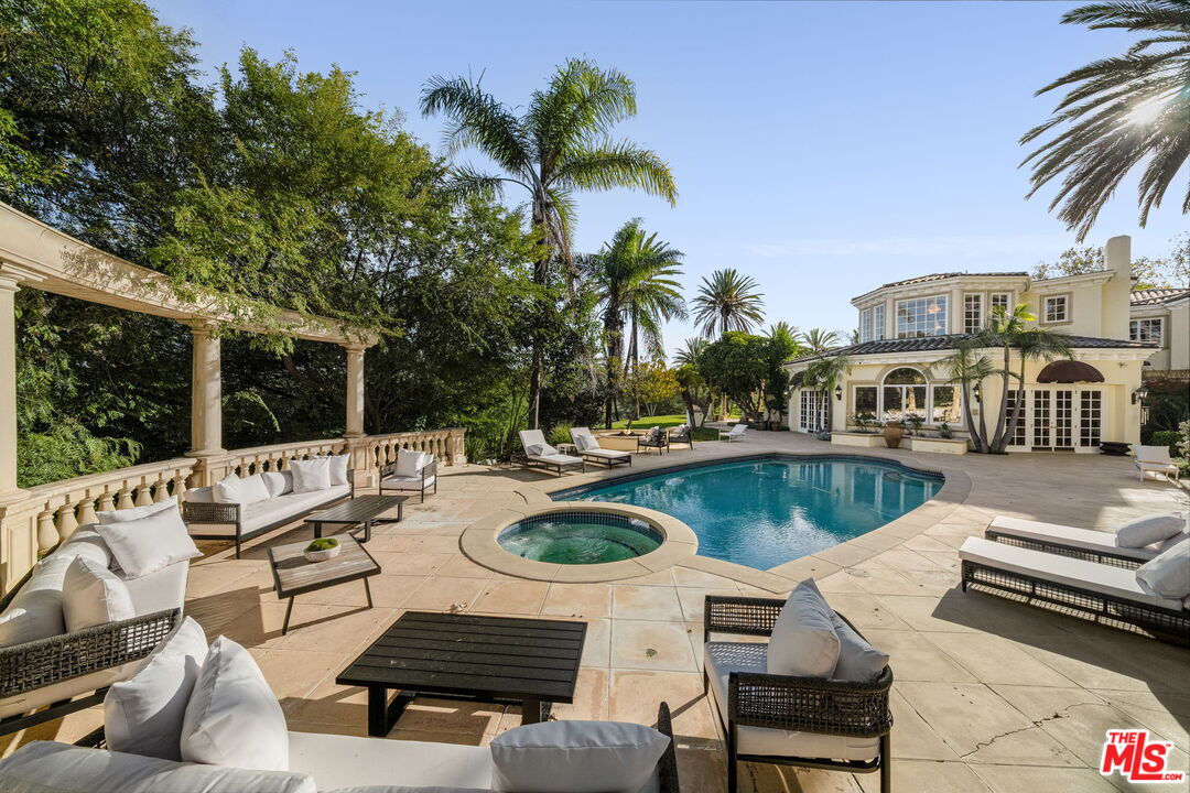 Westlake Village, California, 91362, United States, 7 Bedrooms Bedrooms, ,6 BathroomsBathrooms,Residential,For Sale,2003062