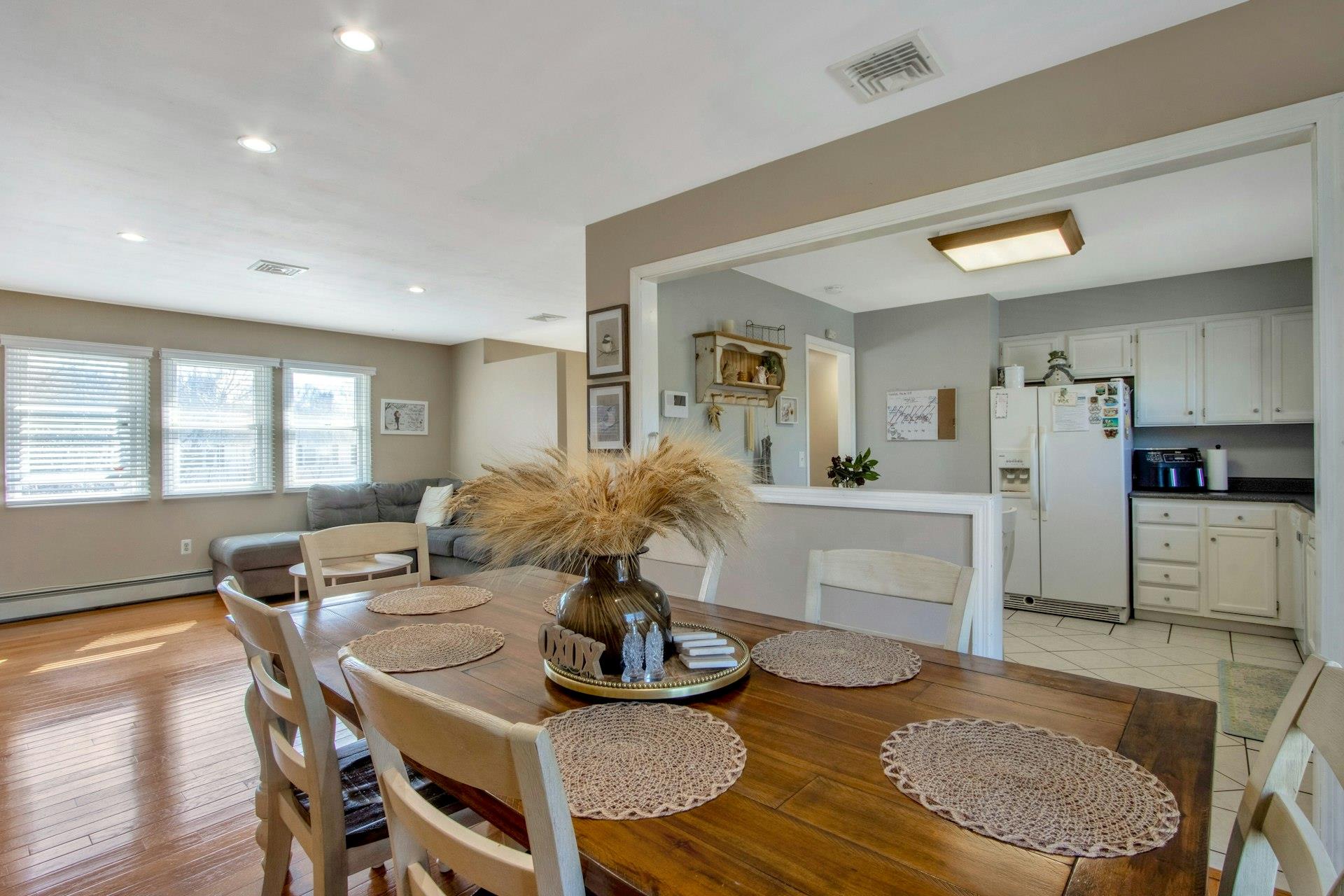 Washingtonville, New York, 10992, United States, 4 Bedrooms Bedrooms, ,2 BathroomsBathrooms,Residential,For Sale,1888612