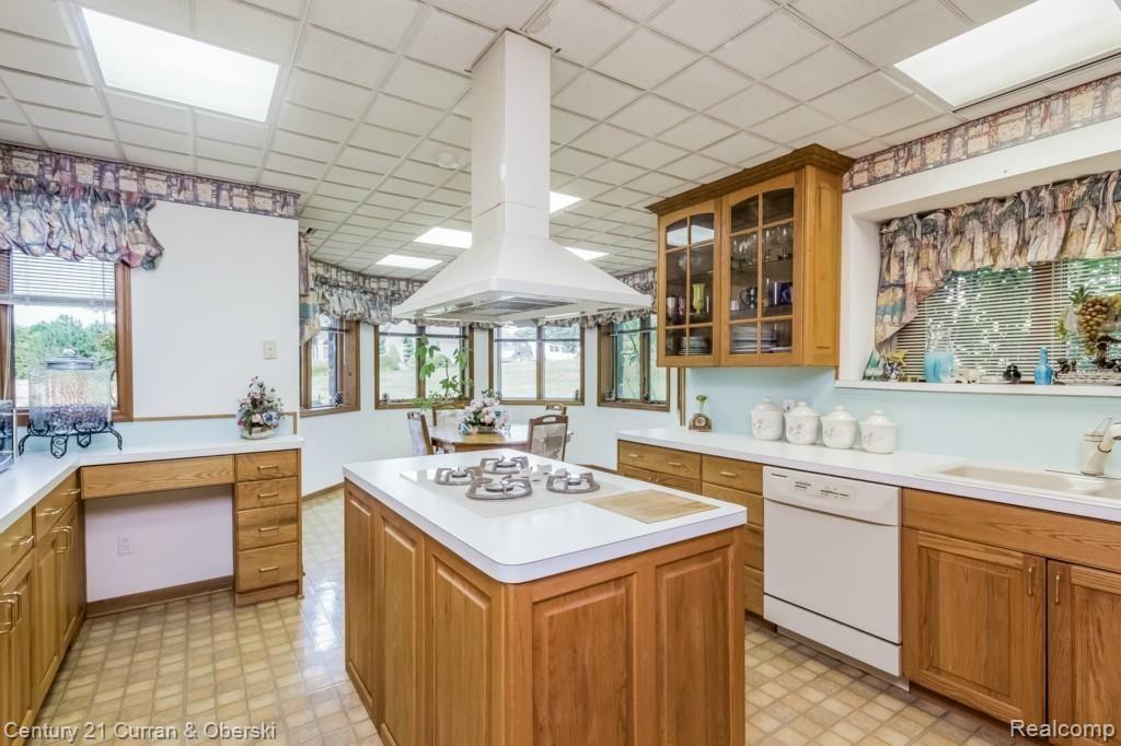 Farmington Hills, Michigan, 48331, United States, 6 Bedrooms Bedrooms, ,7 BathroomsBathrooms,Residential,For Sale,1914340