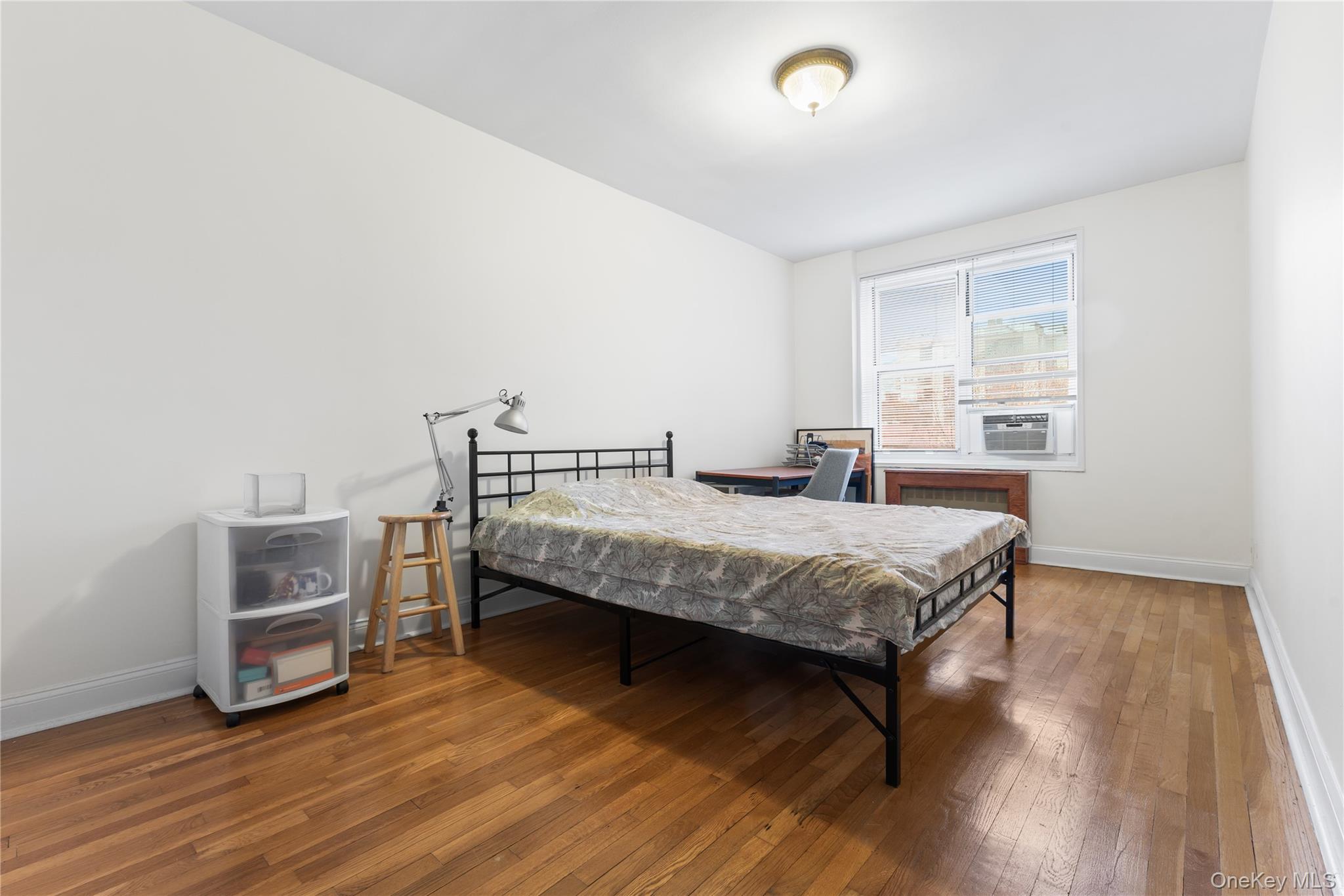 Rego Park, New York, 11374, United States, 3 Bedrooms Bedrooms, ,2 BathroomsBathrooms,Residential,For Sale,1992831