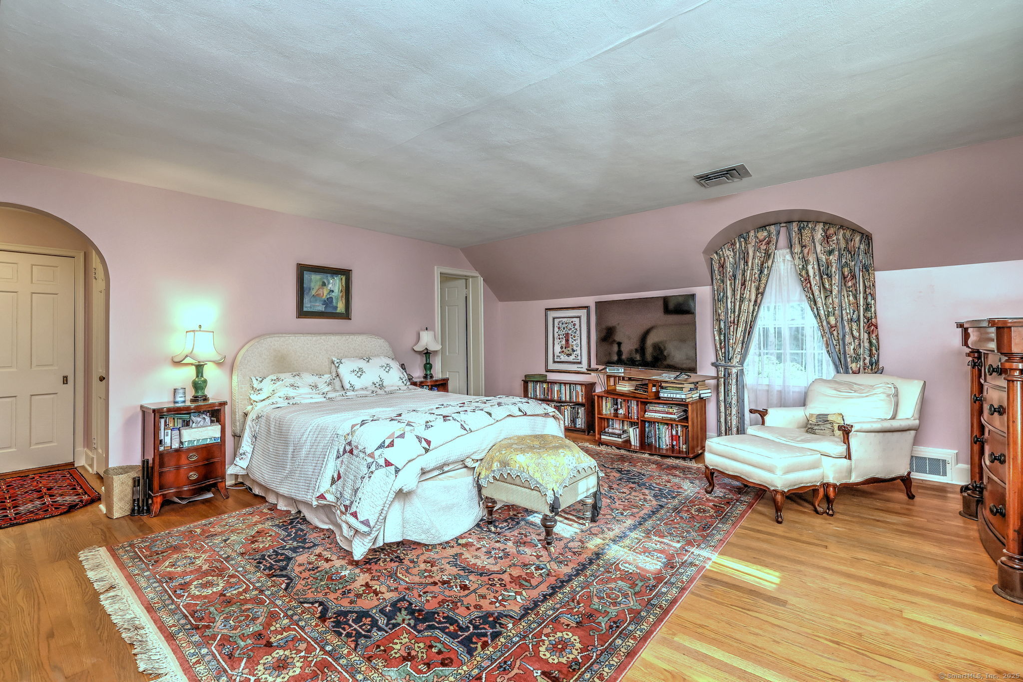 Woodbridge, Connecticut, 06525, United States, 4 Bedrooms Bedrooms, ,4 BathroomsBathrooms,Residential,For Sale,1902823
