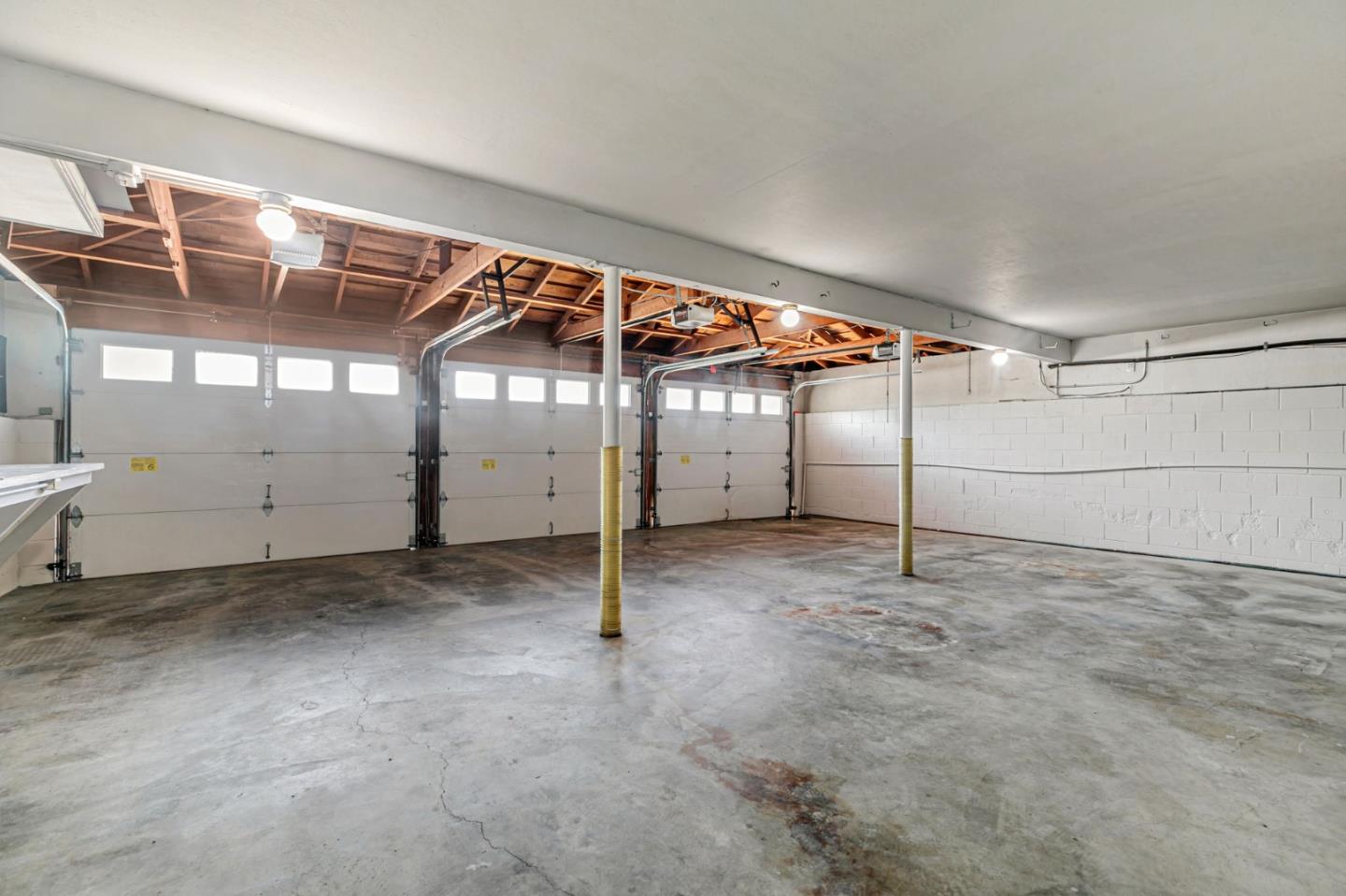Los Altos, California, 94024, United States, 3 Bedrooms Bedrooms, ,2 BathroomsBathrooms,Residential,For Sale,1941644