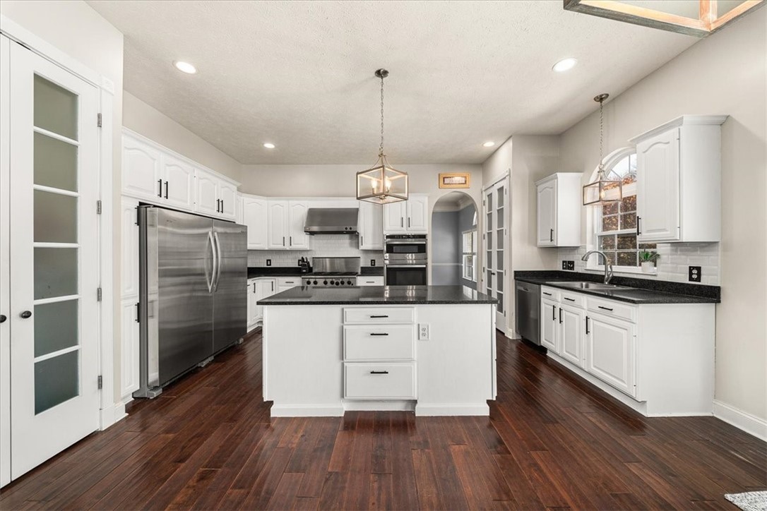 Pine Twp, Pennsylvania, 16046, United States, 5 Bedrooms Bedrooms, ,6 BathroomsBathrooms,Residential,For Sale,1989507