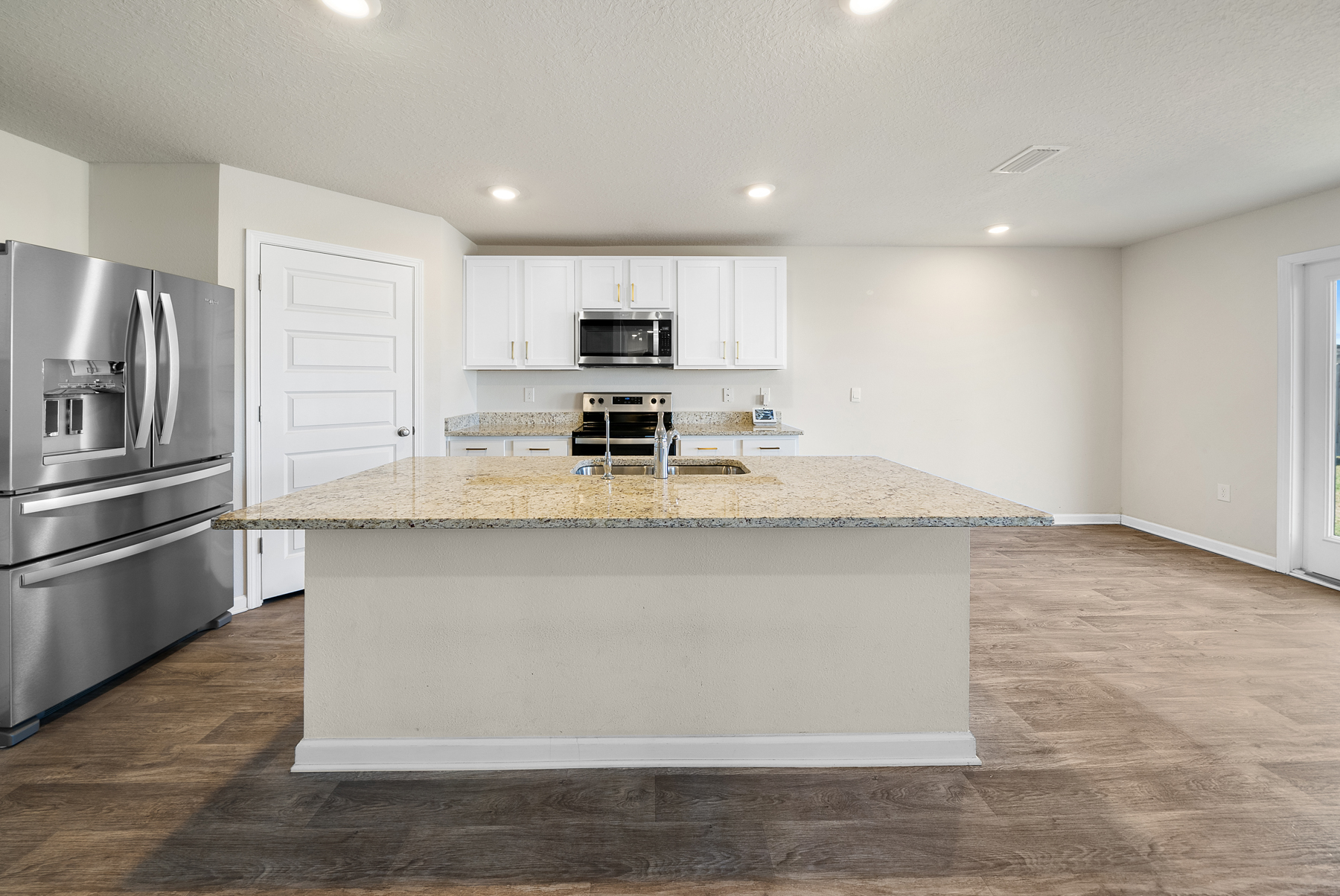  Thoughtfully Designed Residence With Fenced Backyard Near Tyndall AFB - 物件實景