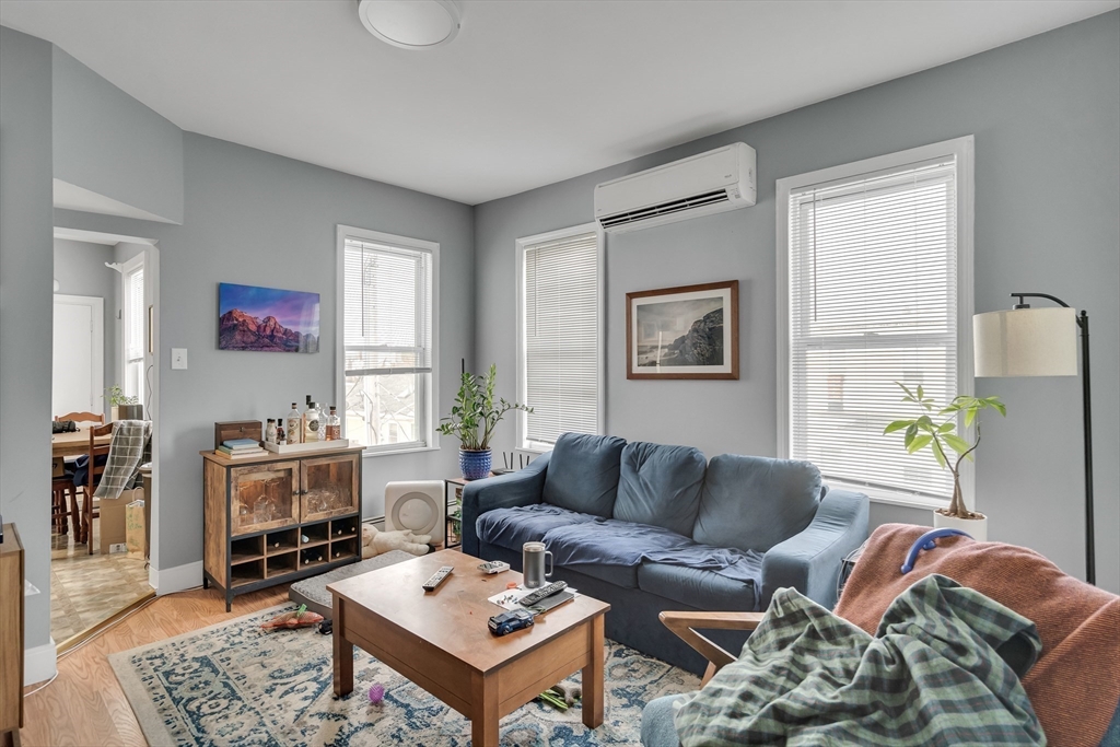Cambridge, Massachusetts, 02141, United States, 7 Bedrooms Bedrooms, ,4 BathroomsBathrooms,Residential,For Sale,1901897