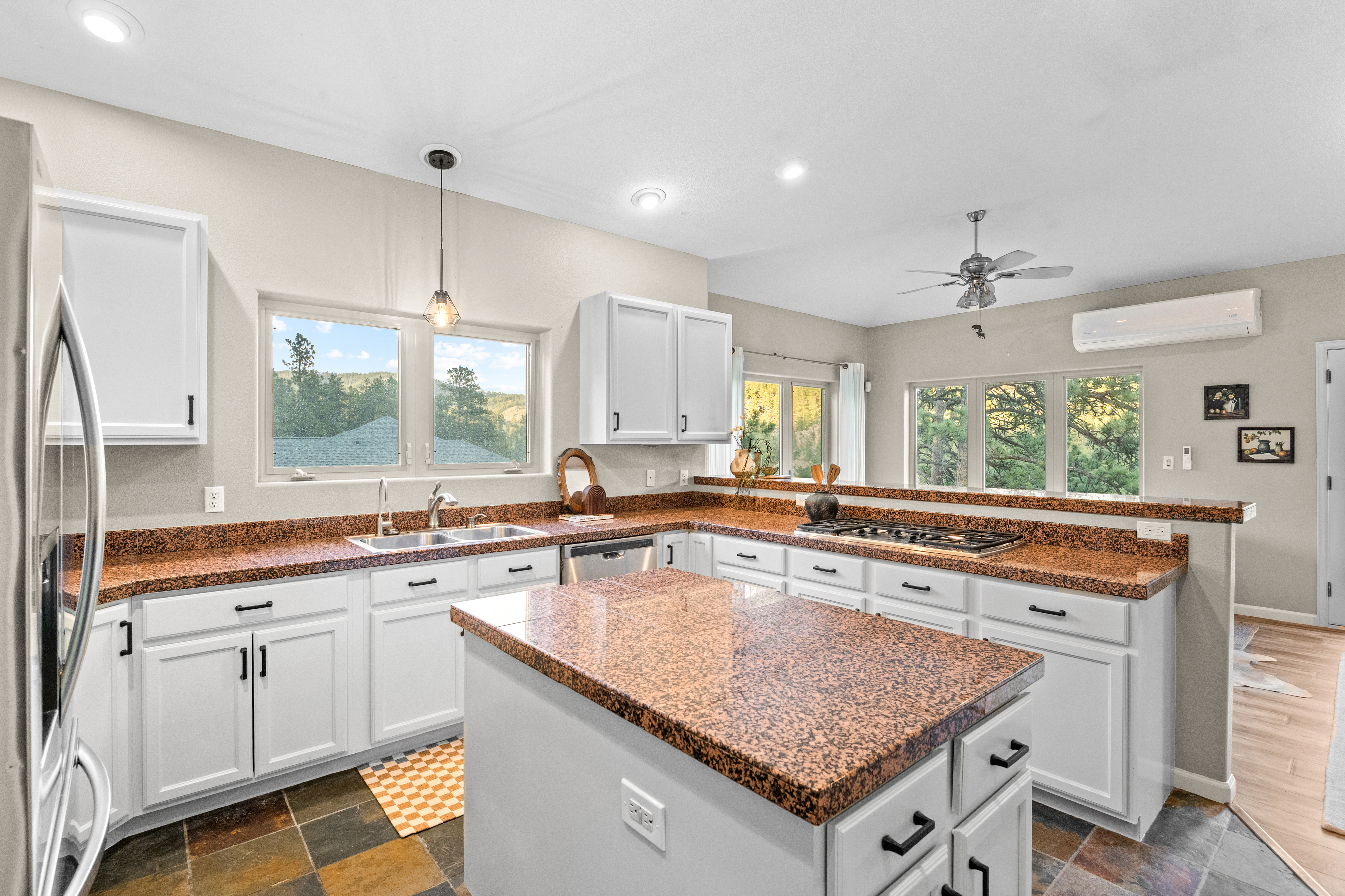  Bear Creek Canyon Mountain Home with Decks, Views & Main Level Living - 物件實景