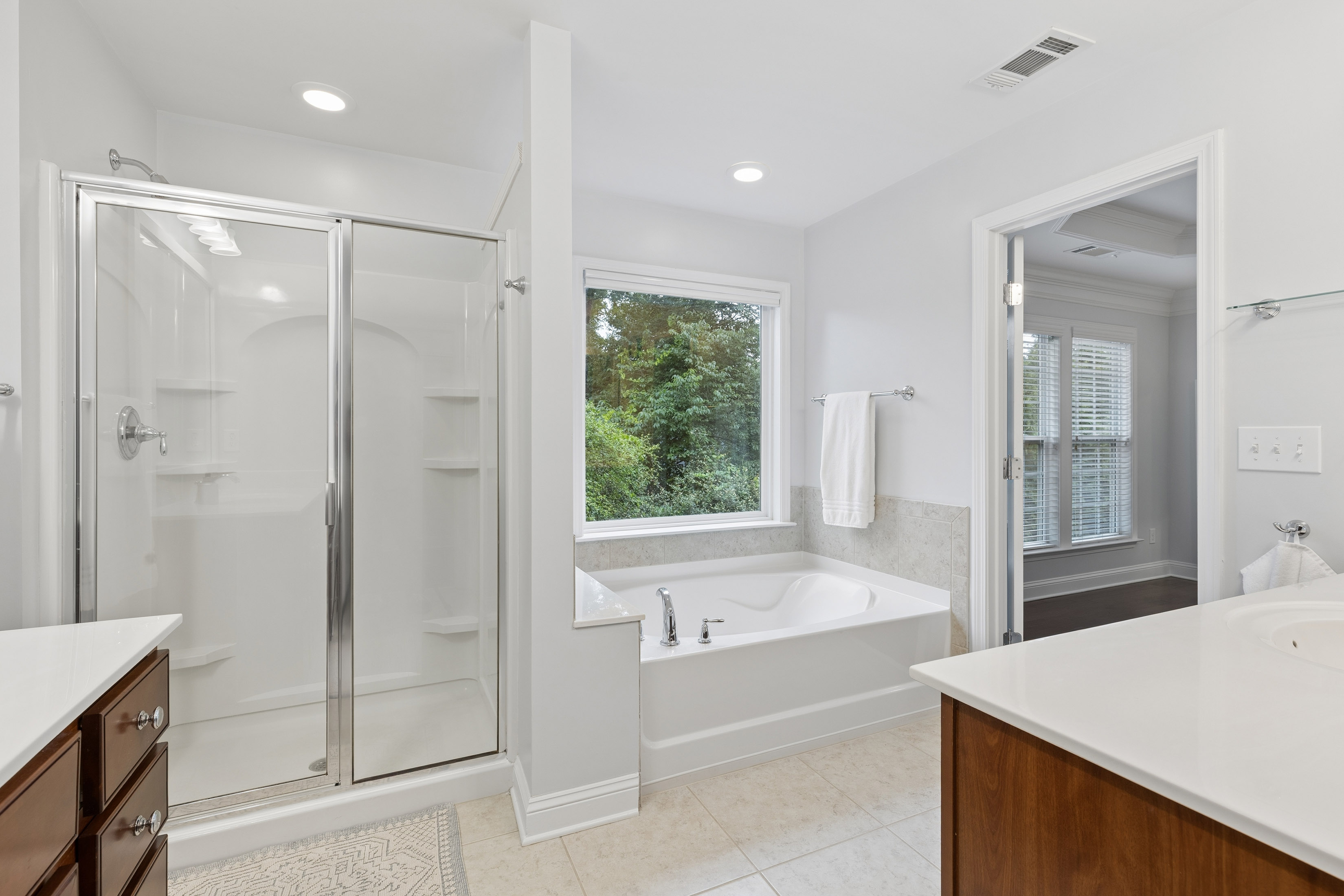  Beautifully Updated End-Unit Townhome Near Emory - 物件實景