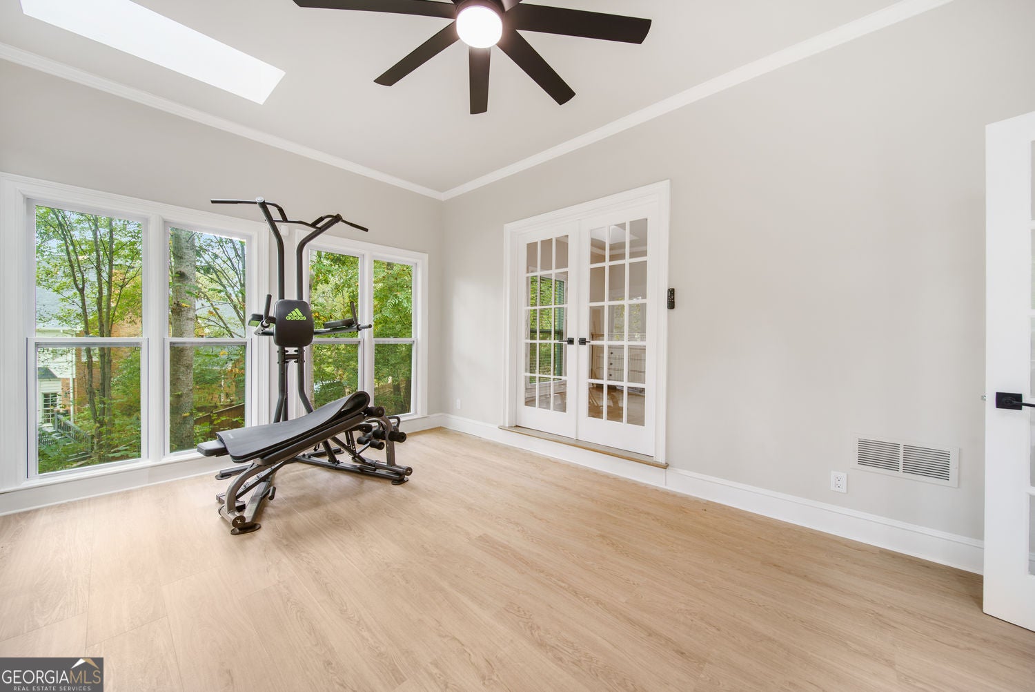 Atlanta, Georgia, 30350, United States, 8 Bedrooms Bedrooms, ,6 BathroomsBathrooms,Residential,For Sale,1992514