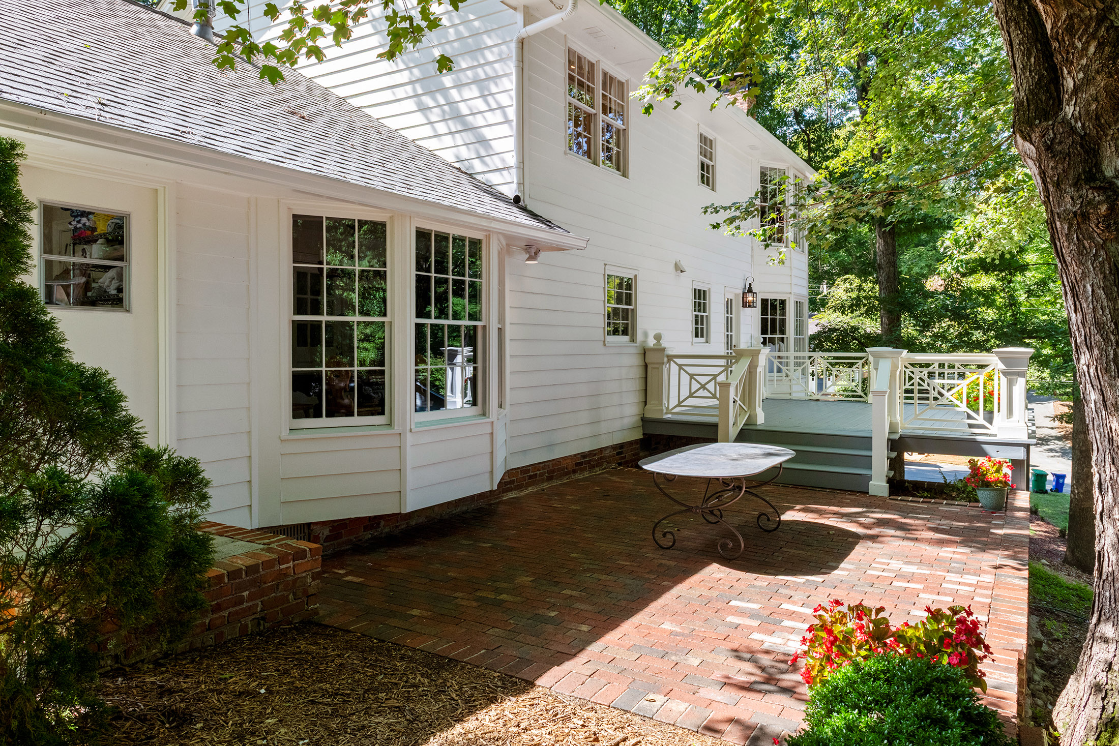  Beautifully Updated Colonial Residence - 物件實景