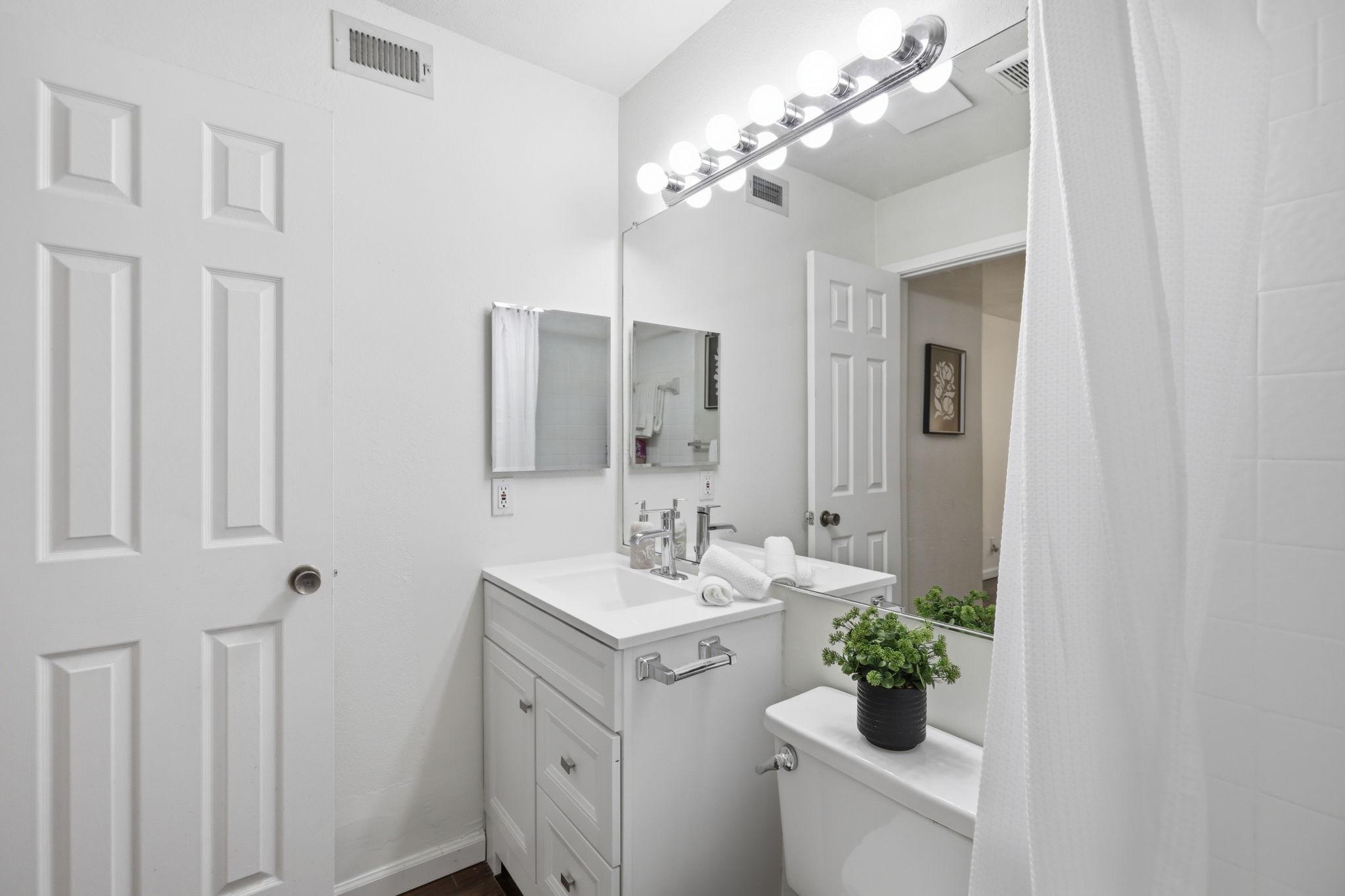  3303 Wyndham Circle, Alexandria, VA, 22302 - 物件實景