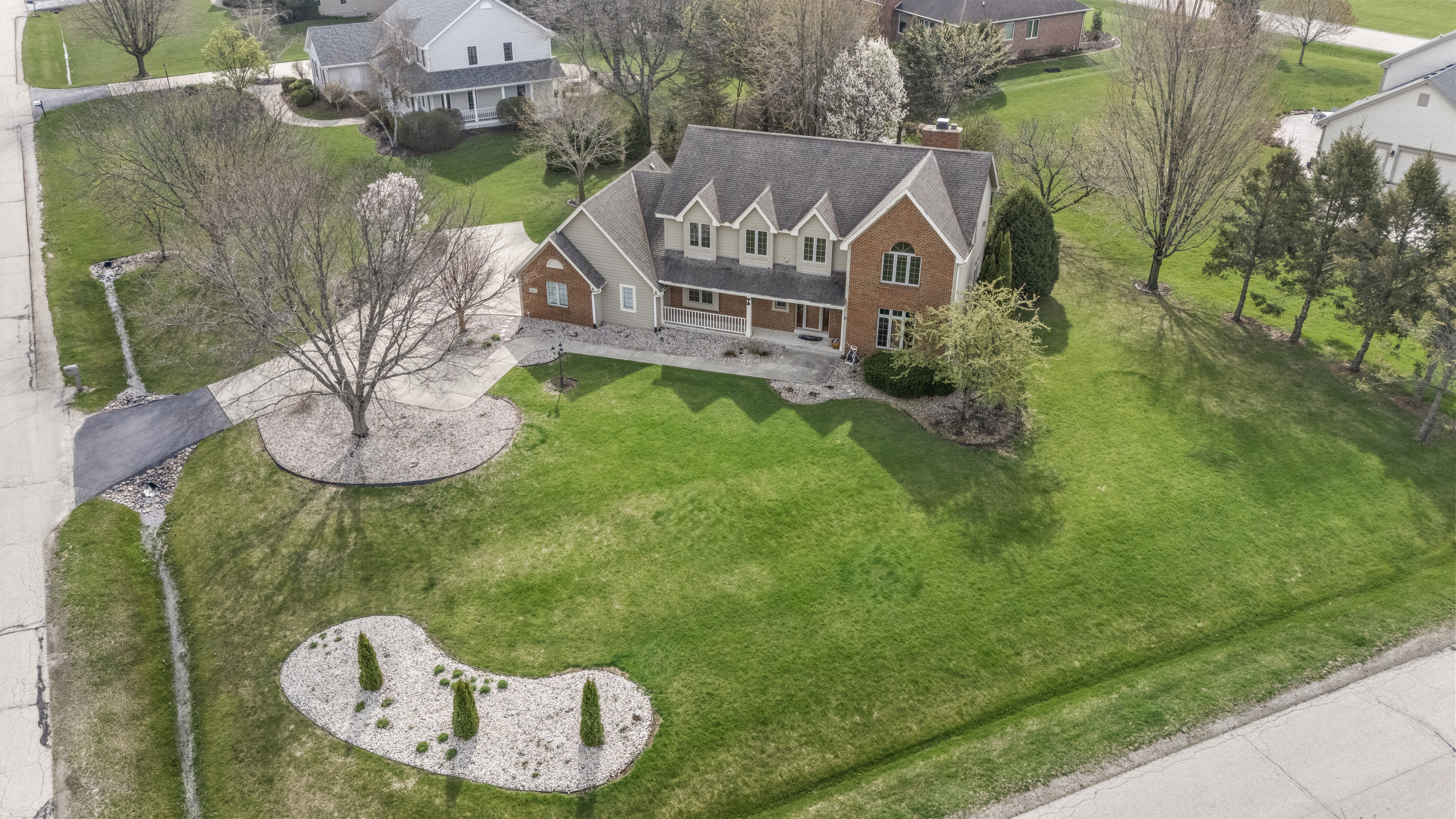  Gracious Colonial in Prime Location in Caledonia - 物件實景