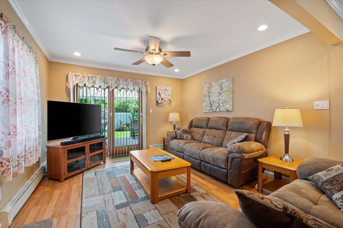 Levittown, New York, 11756, United States, 5 Bedrooms Bedrooms, ,2 BathroomsBathrooms,Residential,For Sale,1920496