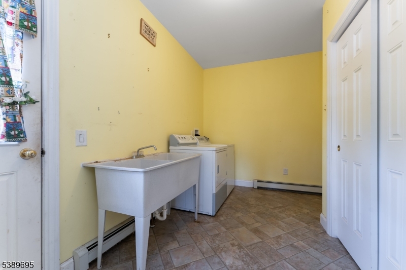 Lebanon Twp., New Jersey, 08826, United States, 3 Bedrooms Bedrooms, ,2 BathroomsBathrooms,Residential,For Sale,1960798