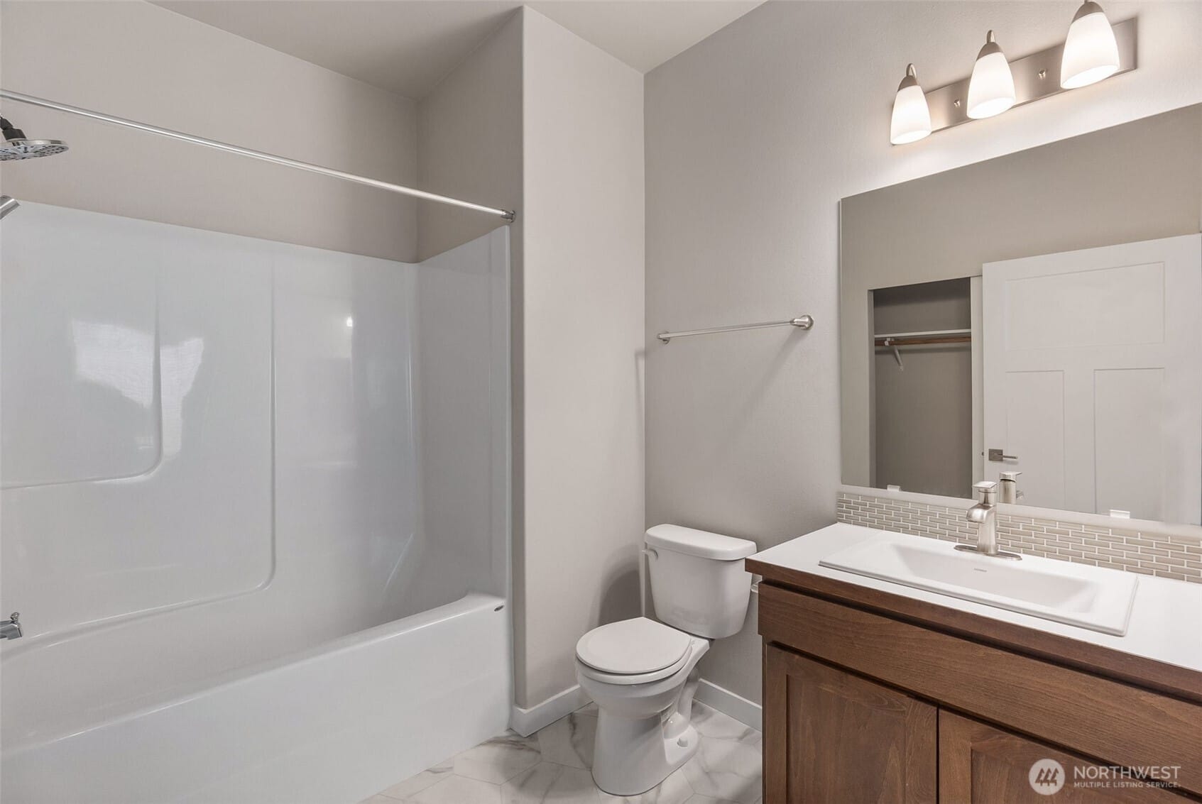 Tumwater, Washington, 98501, United States, 5 Bedrooms Bedrooms, ,4 BathroomsBathrooms,Residential,For Sale,1785194
