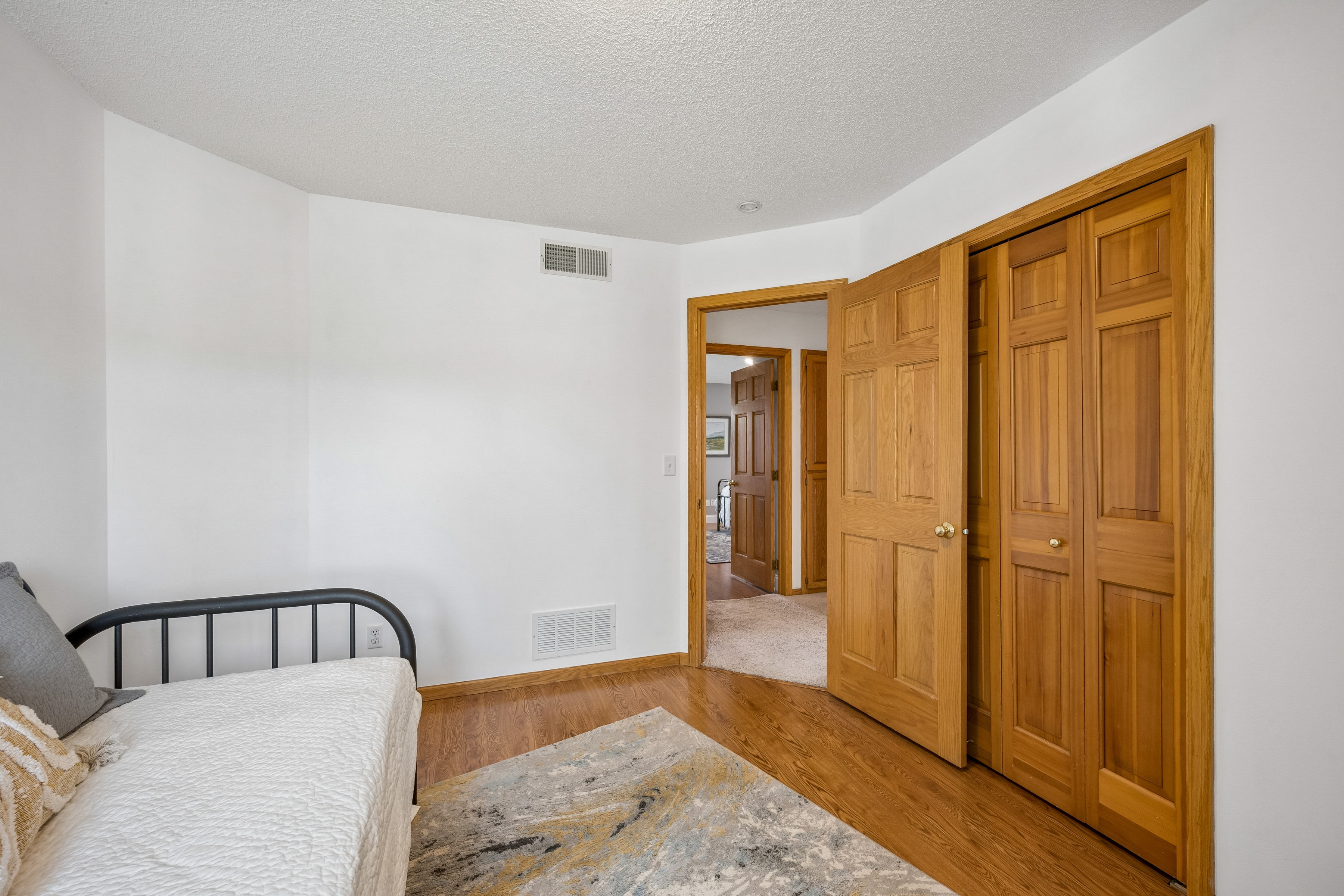  Beautifully Updated River’s Bend Retreat - 物件實景