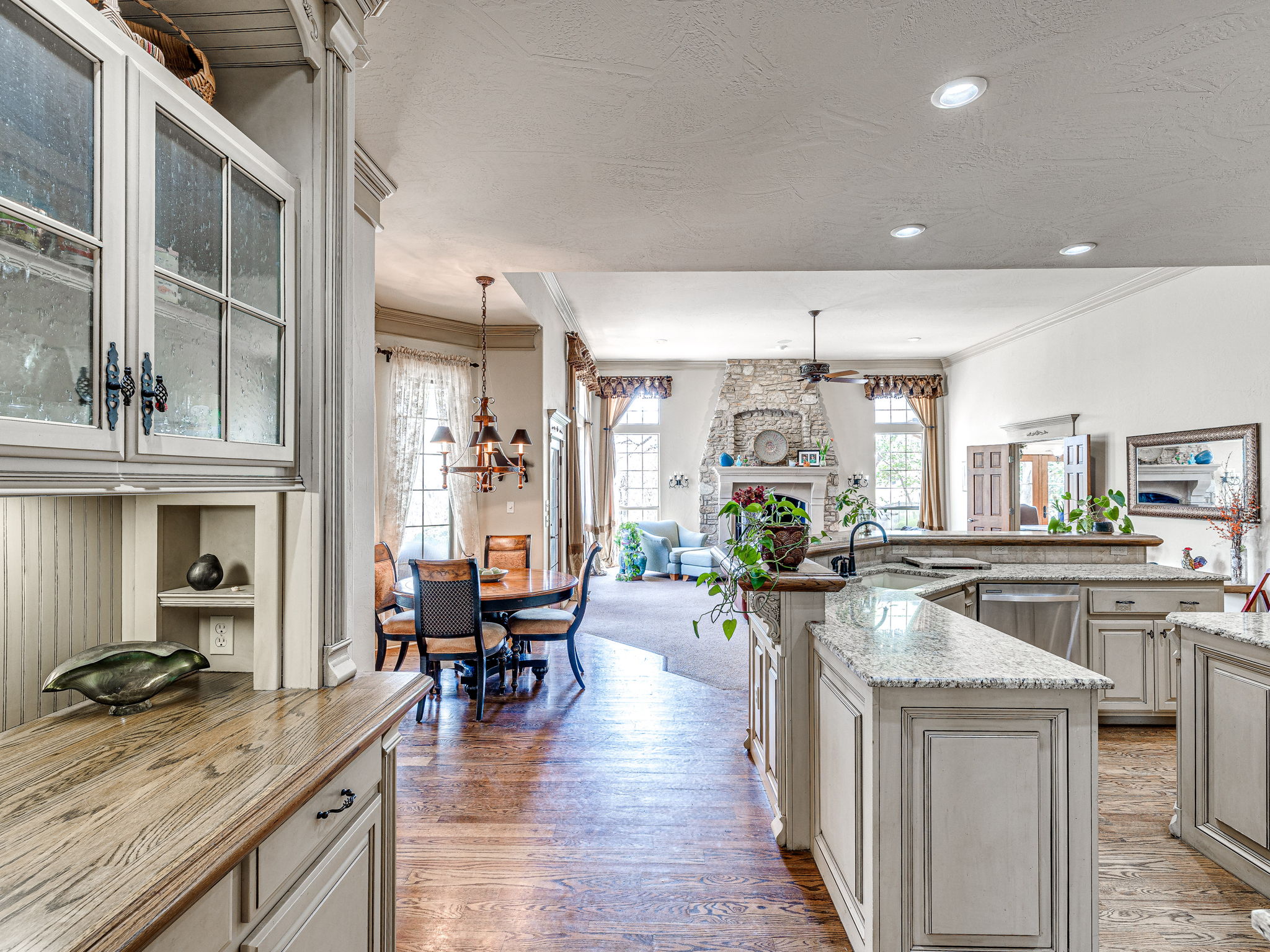 Edmond, Oklahoma, 73003, United States, 3 Bedrooms Bedrooms, ,3 BathroomsBathrooms,Residential,For Sale,1907652