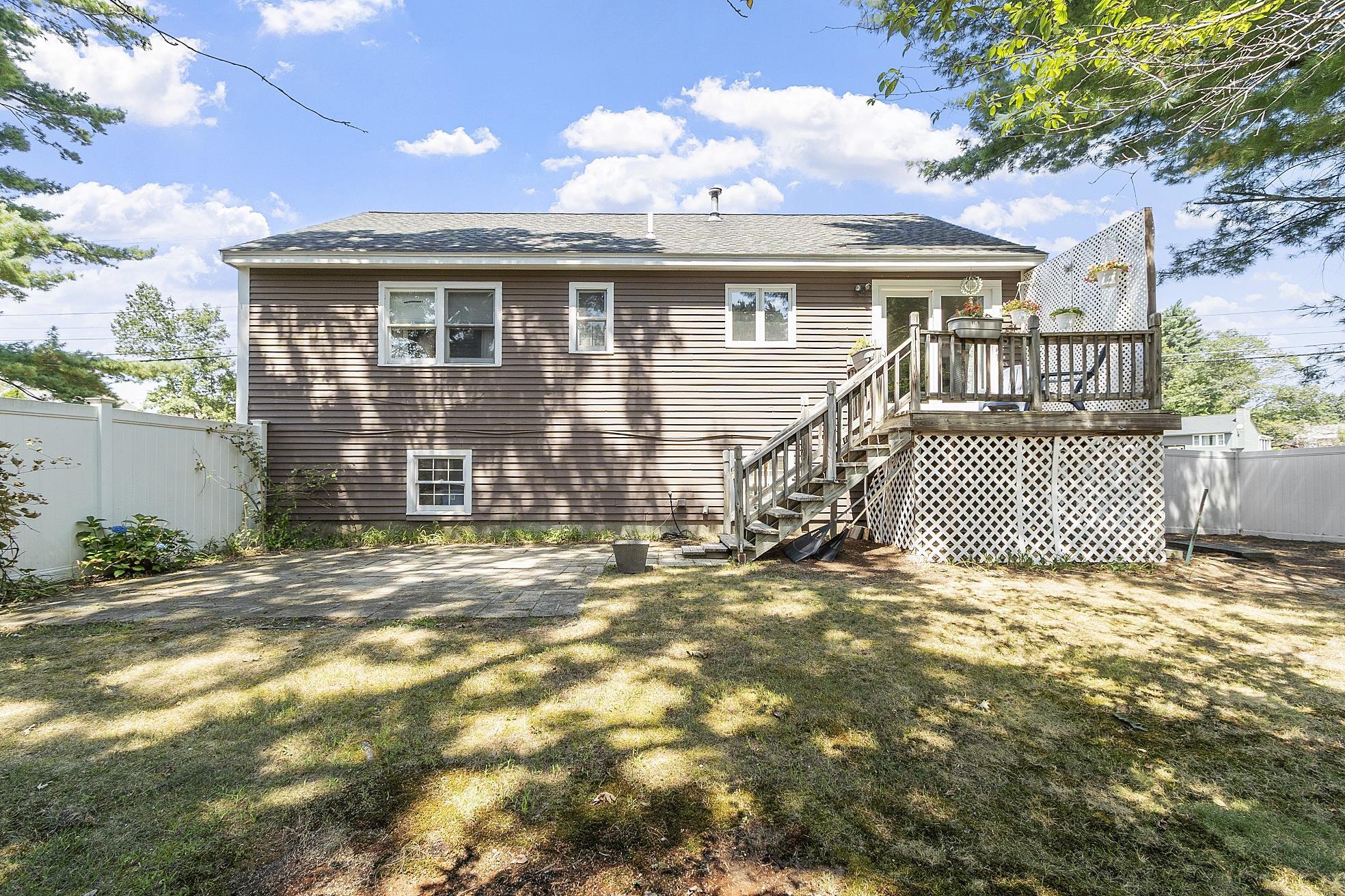 Nashua, New Hampshire, 03062, United States, 3 Bedrooms Bedrooms, ,1 BathroomBathrooms,Residential,For Sale,1942158