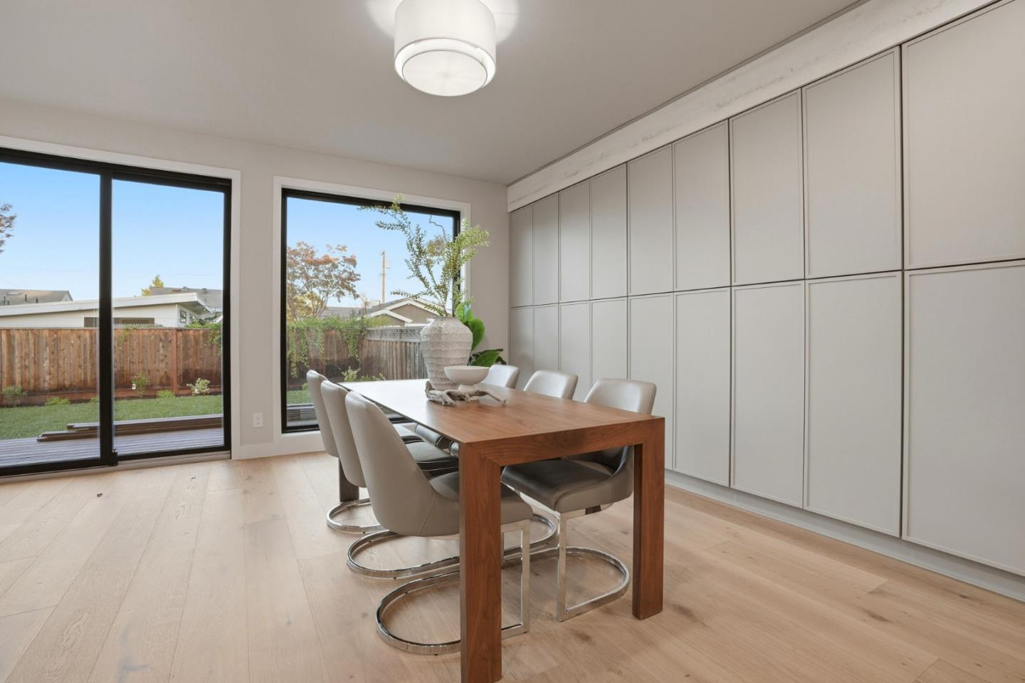 San Carlos, California, 94070, United States, 4 Bedrooms Bedrooms, ,4 BathroomsBathrooms,Residential,For Sale,1989305