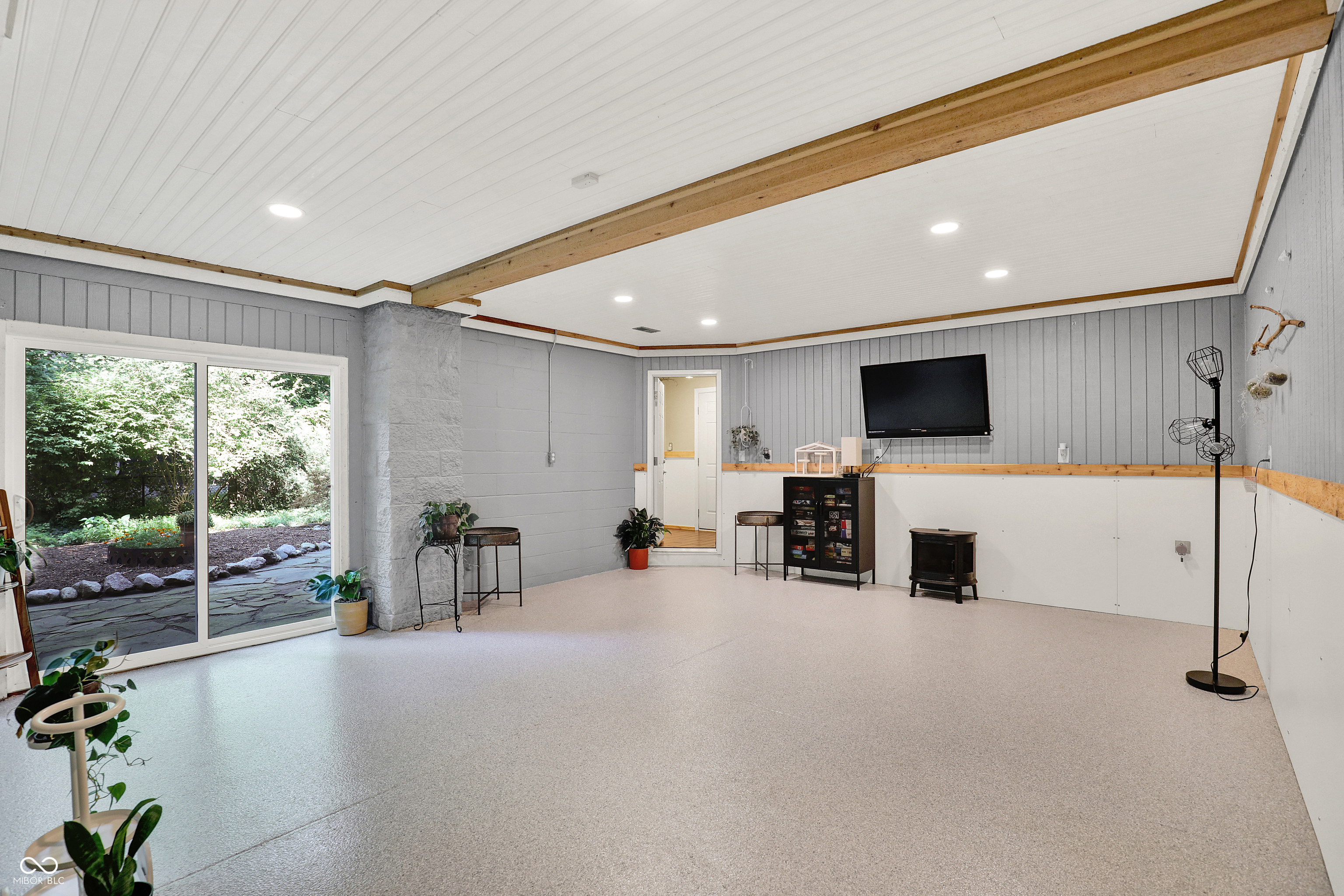 Indianapolis, Indiana, 46240, United States, 4 Bedrooms Bedrooms, ,3 BathroomsBathrooms,Residential,For Sale,1974215